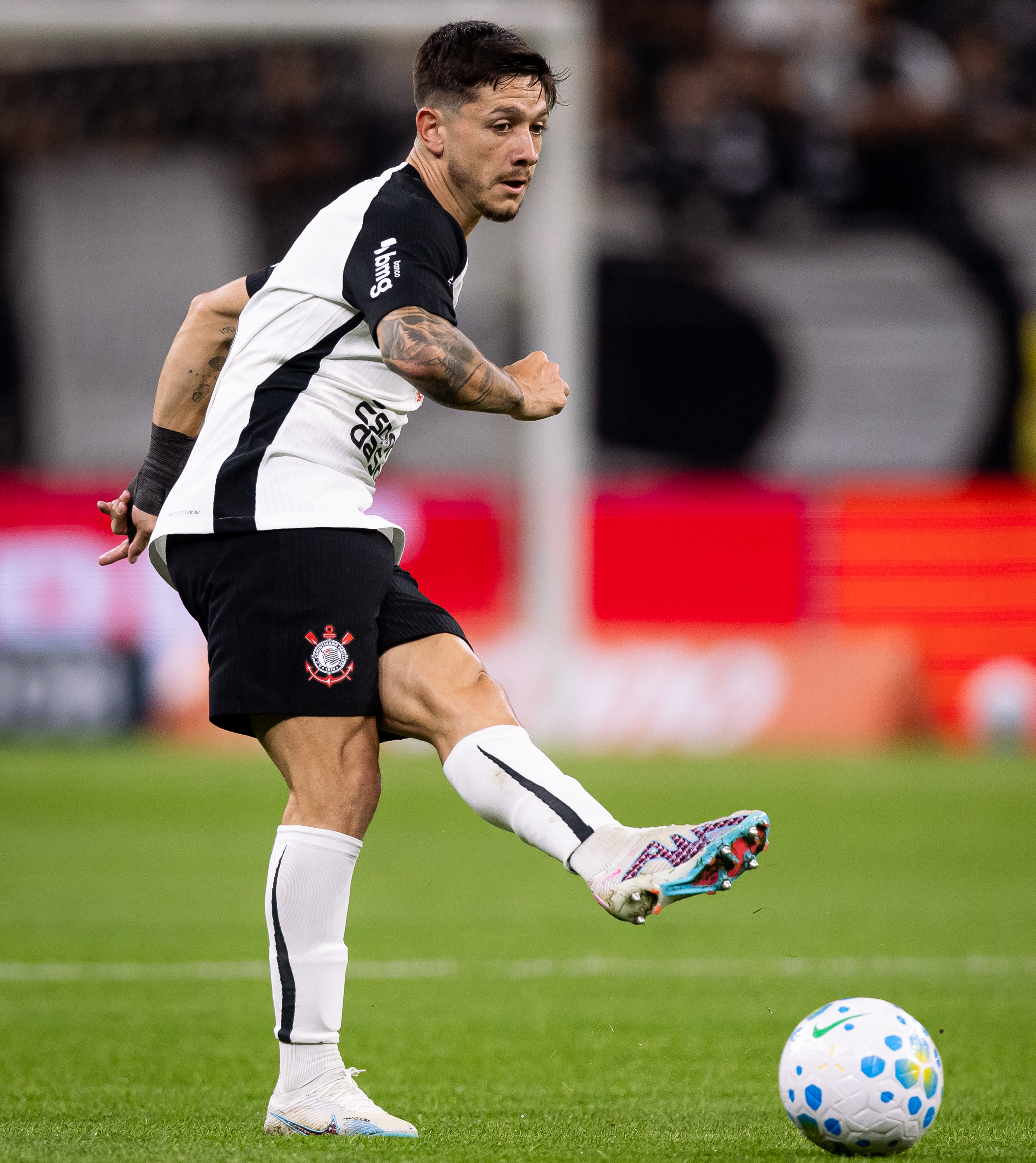Corinthians Enfrenta Desafios Iniciais no Brasileirão com Setor Criativo em Dificuldades