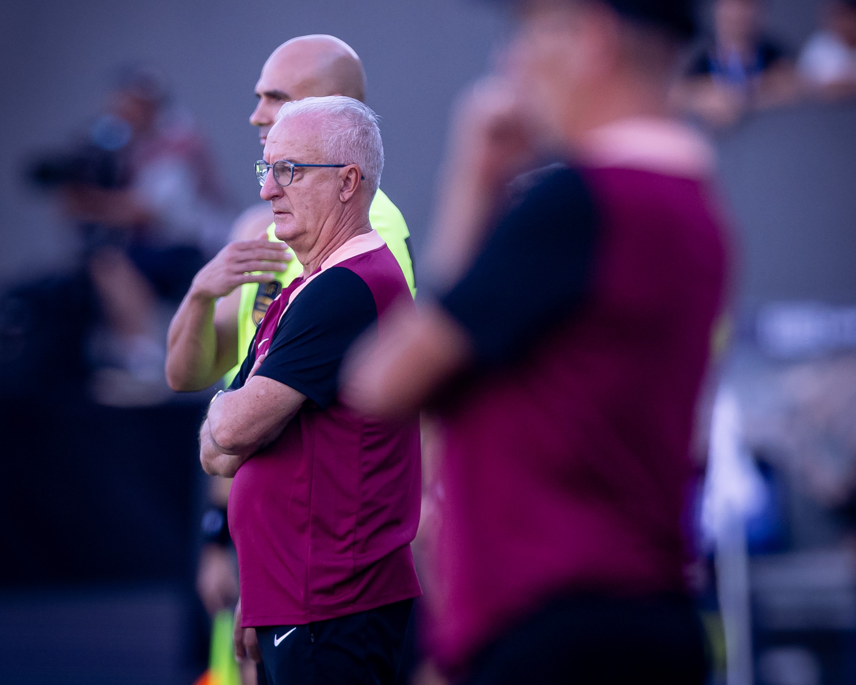 Dorival elogia desempenho do Corinthians em clássico e minimiza pressão da torcida