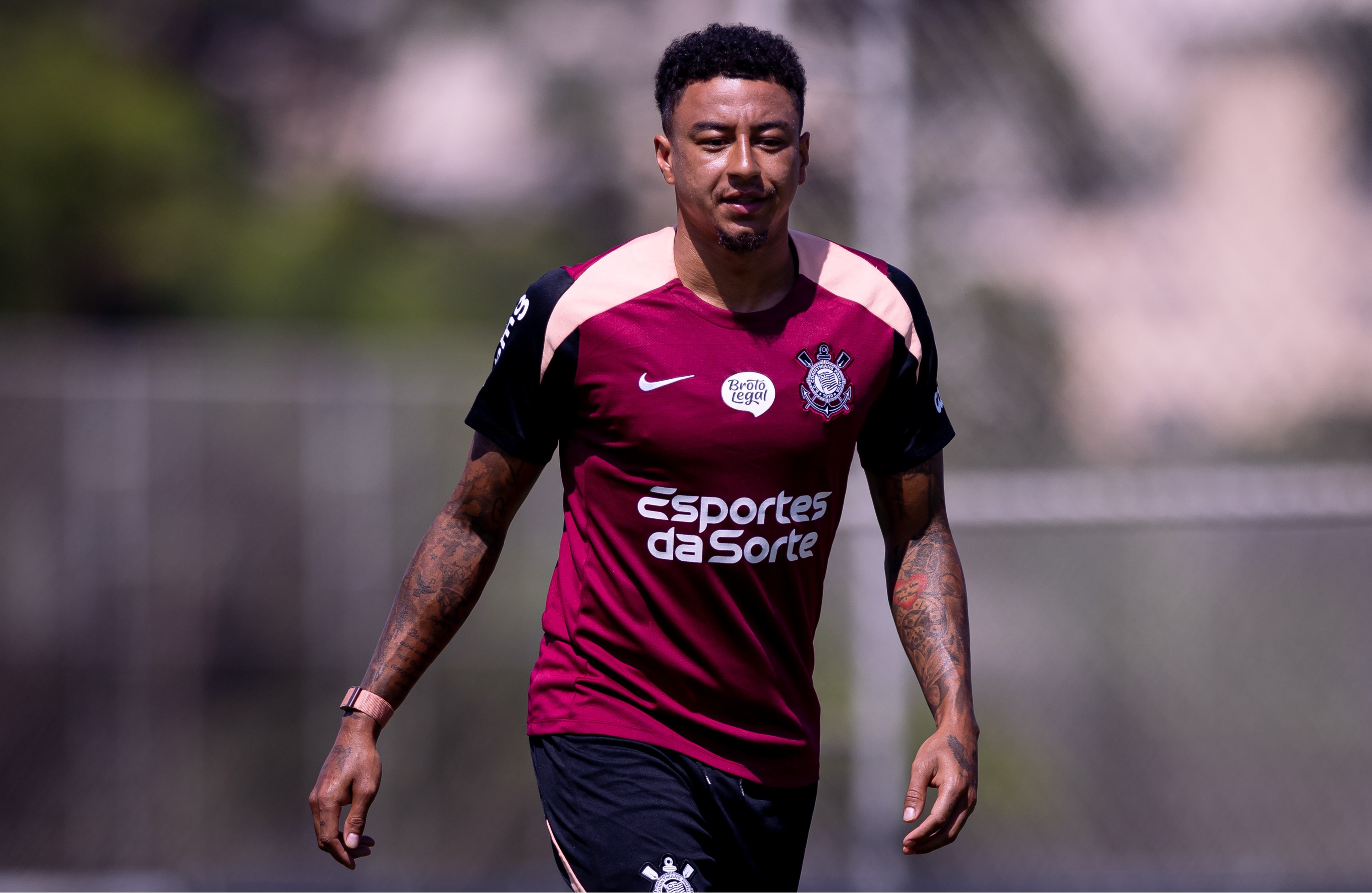 Corinthians Avança nas Negociações para Contratação de Lingard