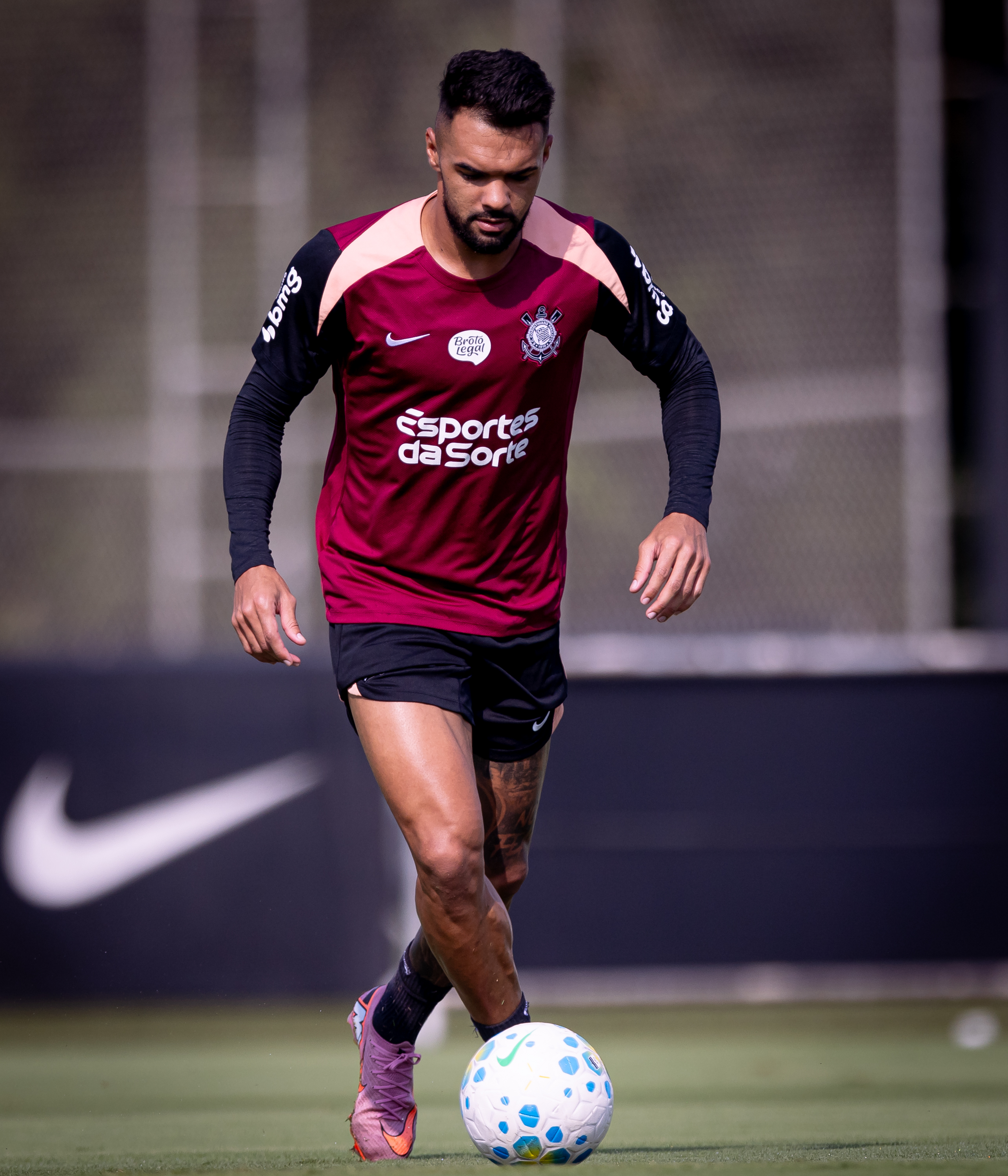 Raniele Suspenso: Corinthians Sem o Lateral na Batalha Contra o Fluminense