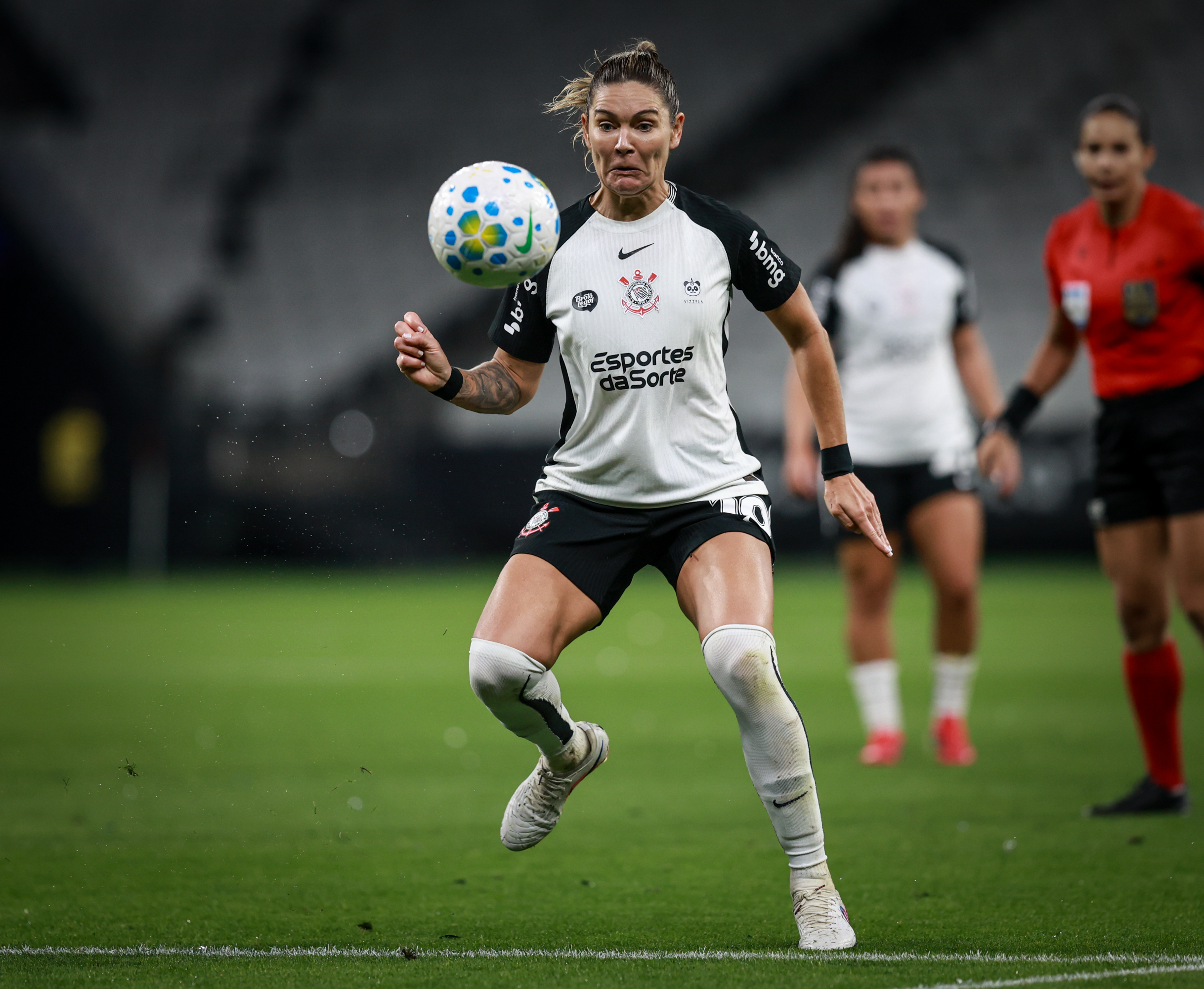Botafogo e Corinthians se enfrentam em duelo decisivo pelo Campeonato Brasileiro Feminino
