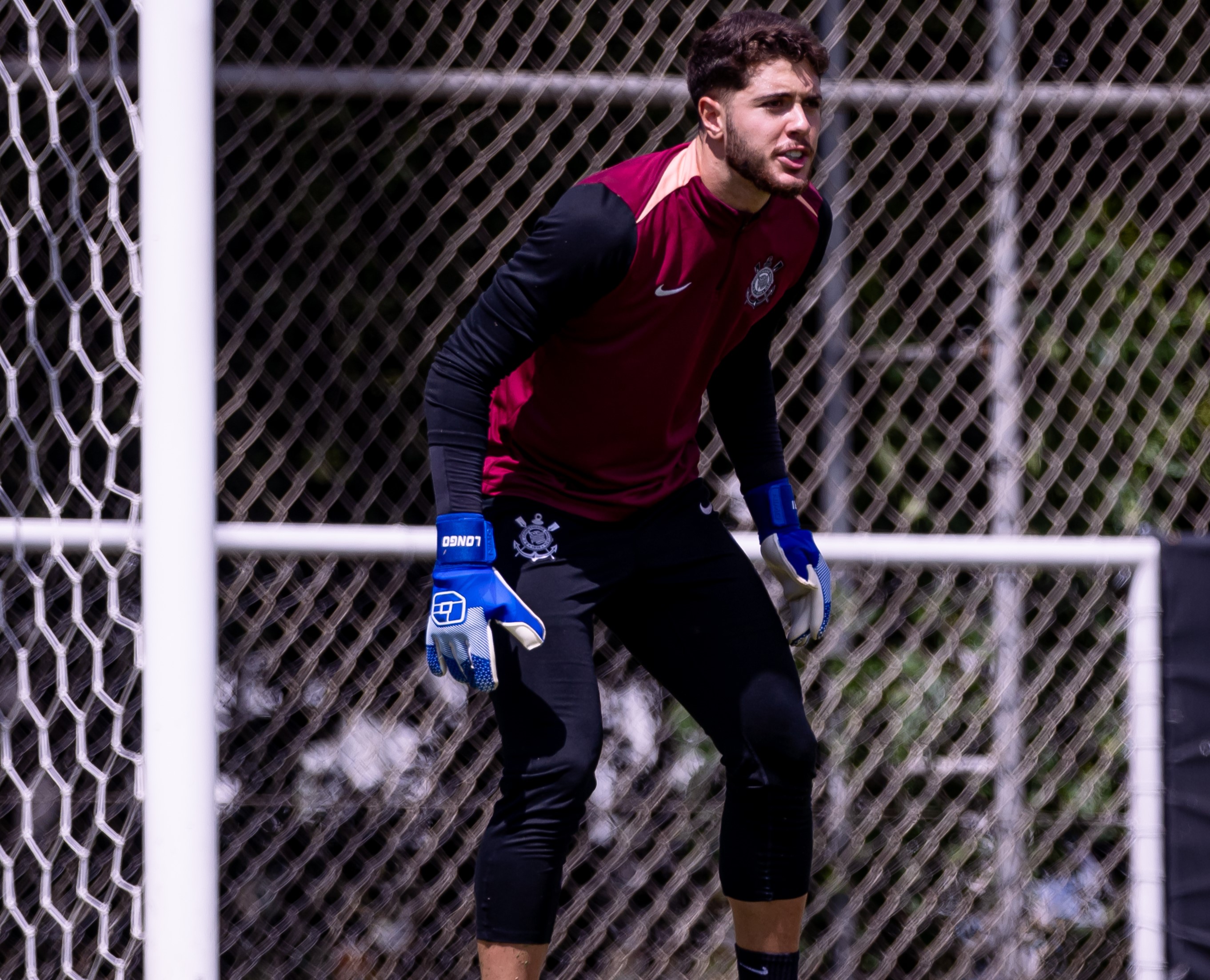 Com a Possível Ausência de Hugo, Jovem Talento da Base do Corinthians Tem Oportunidade de Brilhar