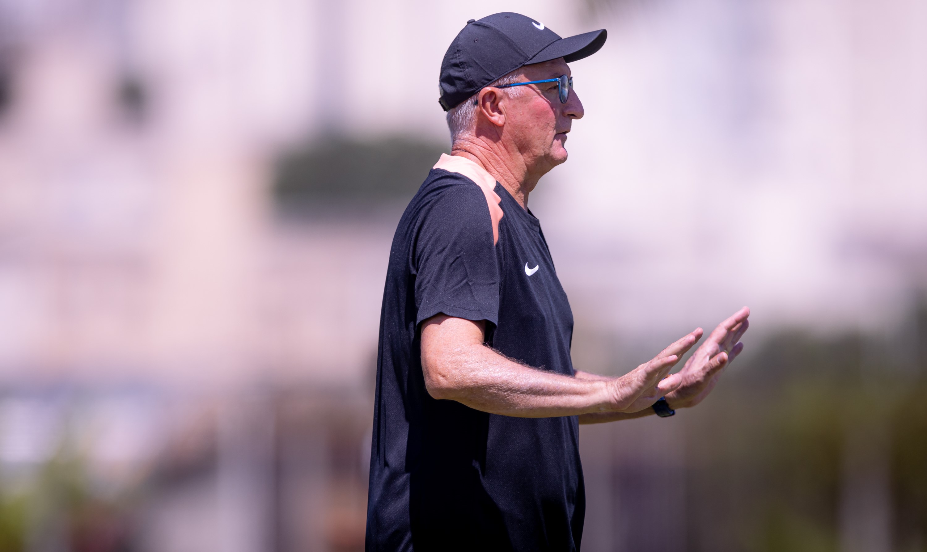 Dorival Implementa Novas Estratégias Táticas no Corinthians Durante Período de Treinos