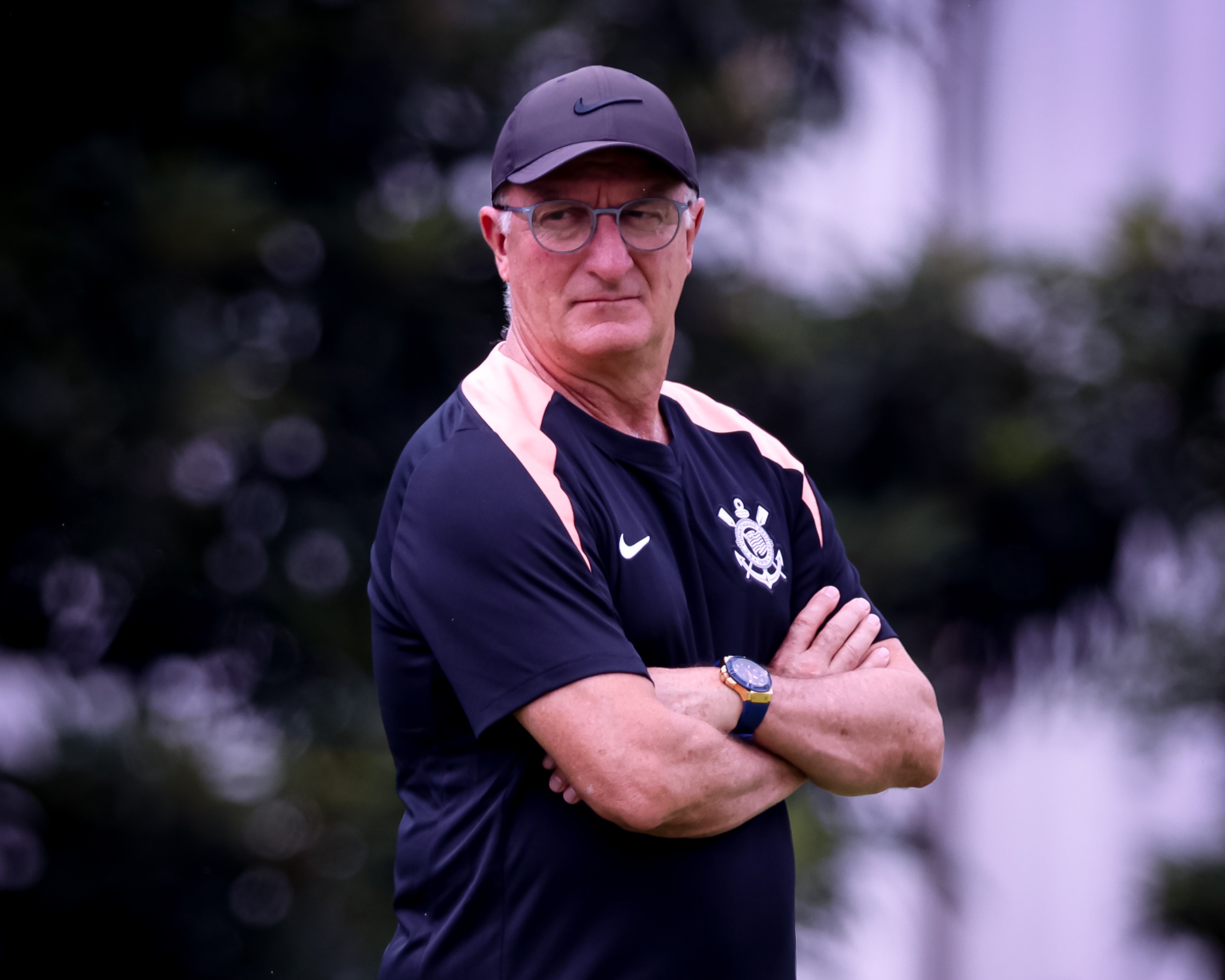 Dorival Almeja Reverter Histórico na Vila e Aliviar Pressão sobre o Corinthians