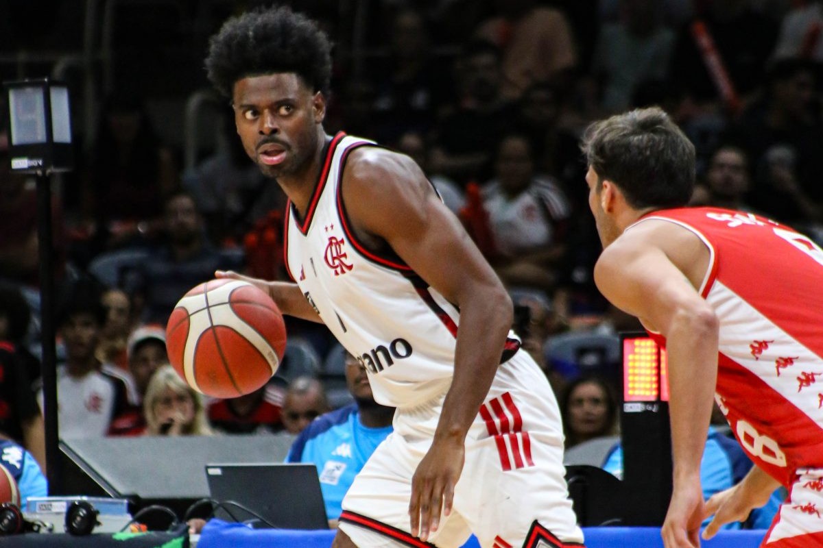 Flamengo supera Paulistano e se mantém firme na luta pela liderança do NBB