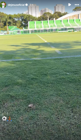 Gabriel Jesus treina no CT do Palmeiras durante período de folga no Arsenal