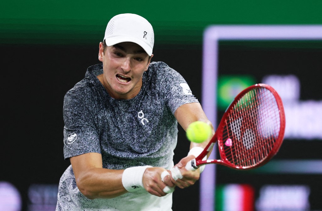 João Fonseca x Stefanos Tsitsipas: siga o placar ao vivo pelo Masters 1000 de Montreal