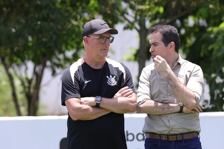 Corinthians: Novos Reforços e Despedidas Marcam a Janela de Transferências