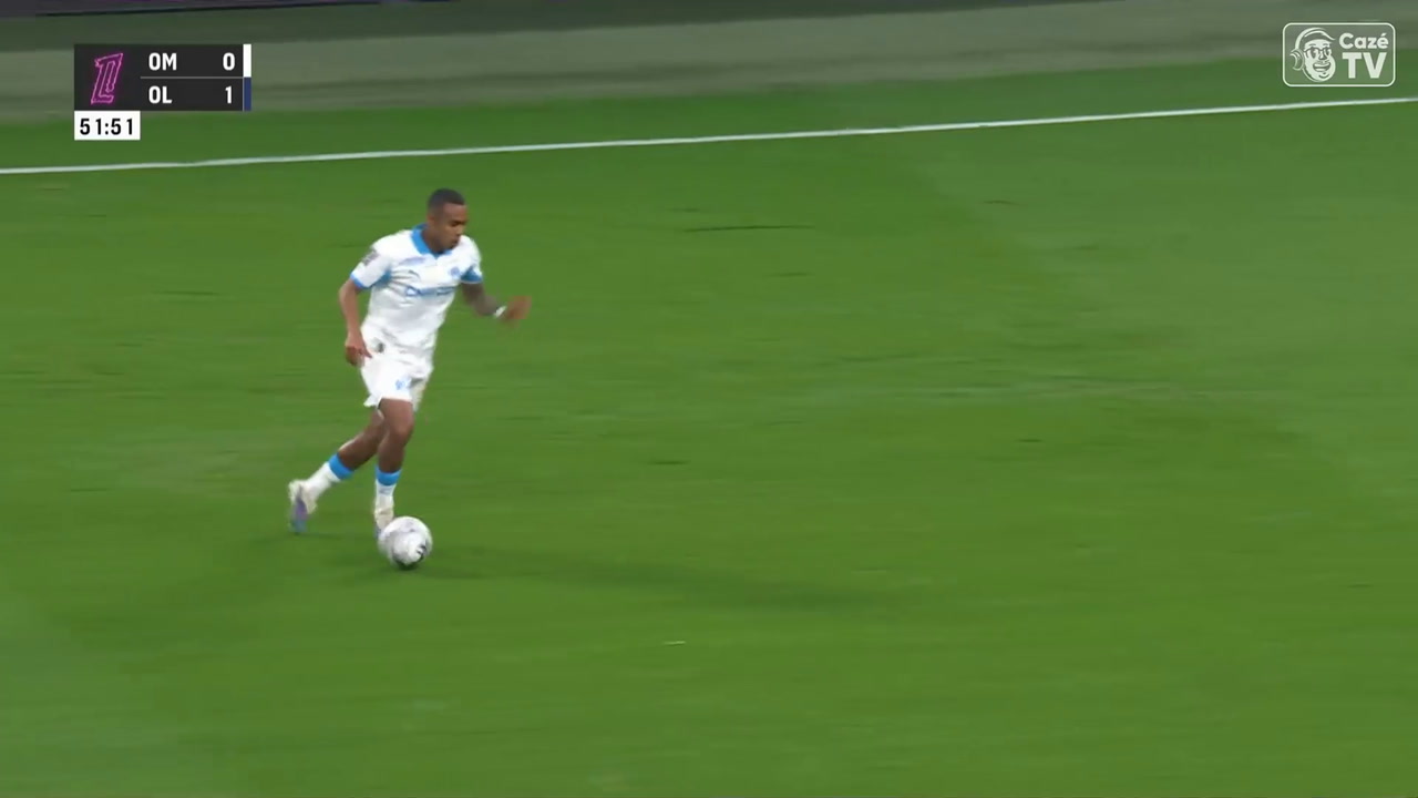 Igor Paixão marca golaço contra o Lyon