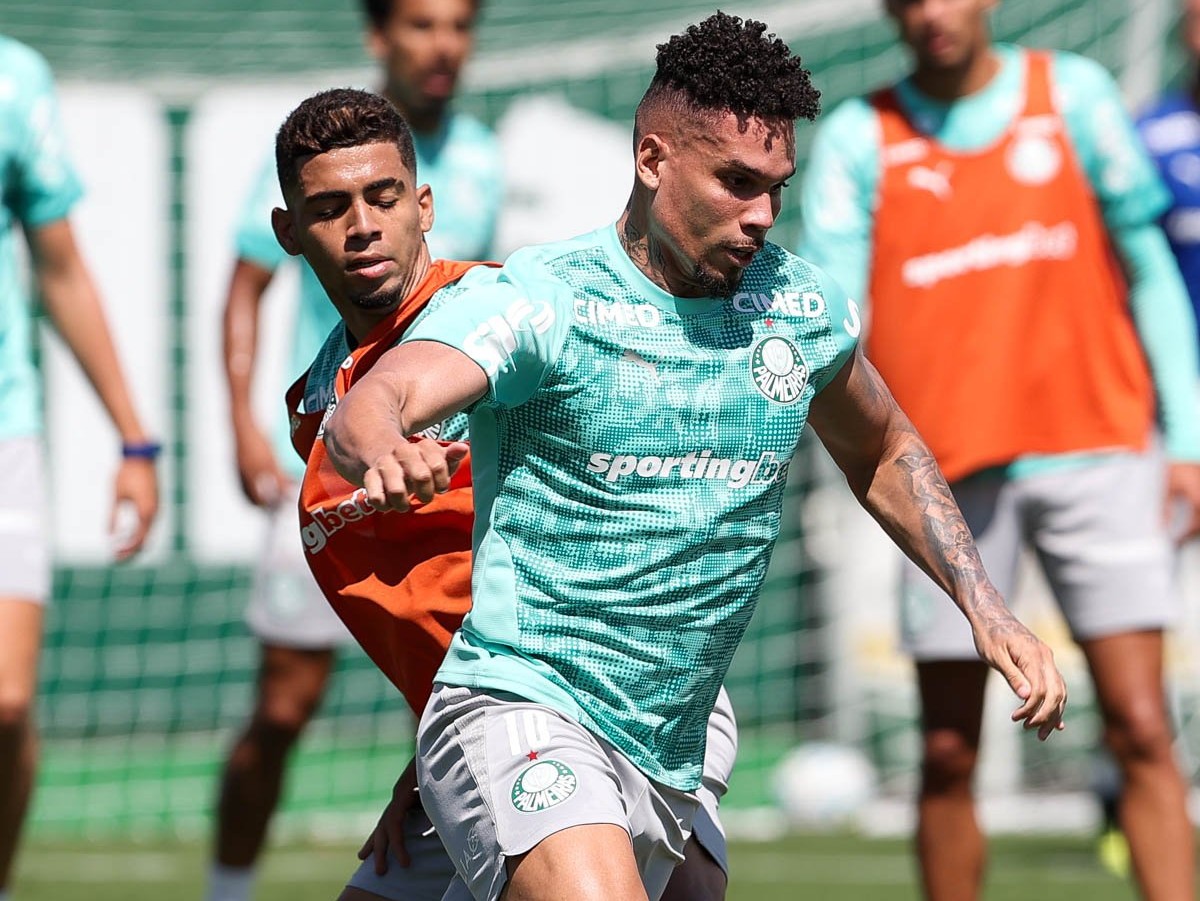 Paulinho avança em recuperação enquanto Palmeiras finaliza preparativos para enfrentar o Bahia