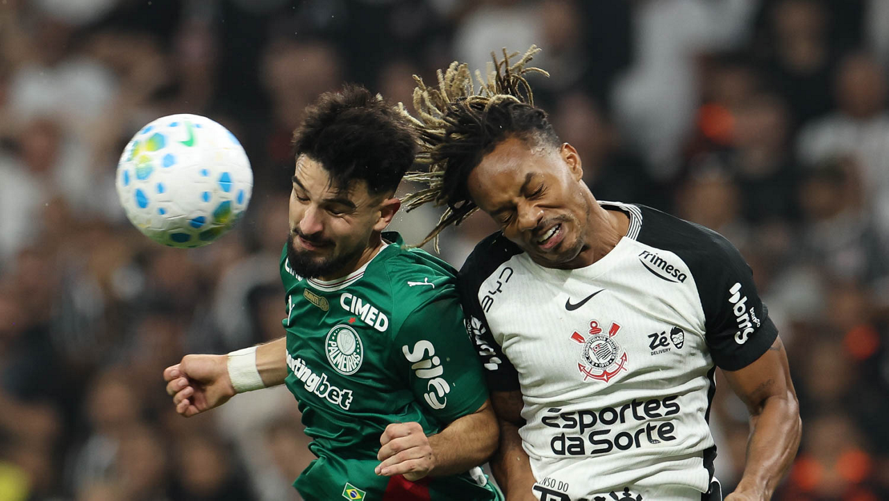 Corinthians Resiste à Pressão do Palmeiras com Dois Jogadores a Menos