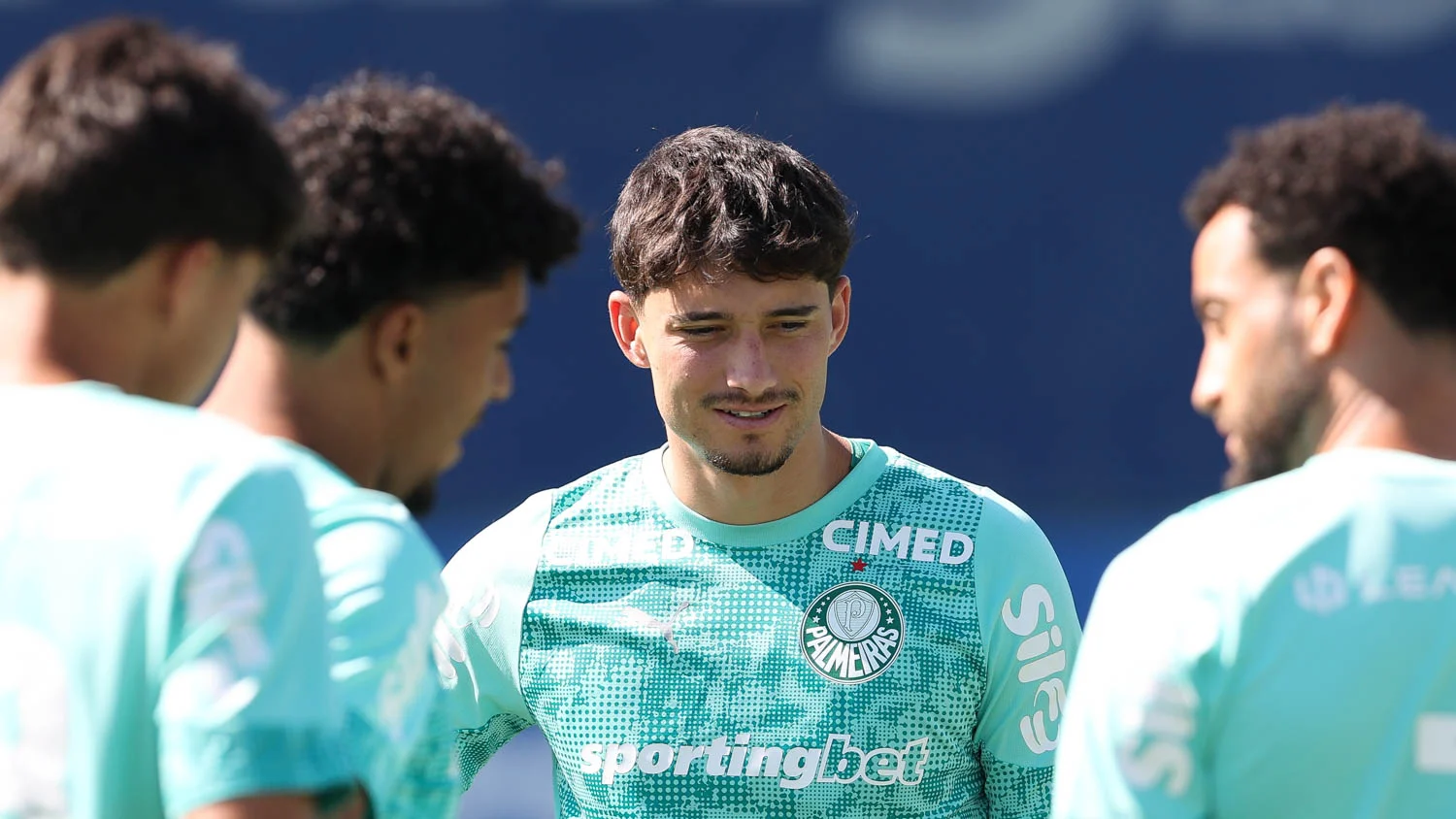 Emi Martínez brilha na ausência de Marlon Freitas e foca em vaga na Copa do Mundo