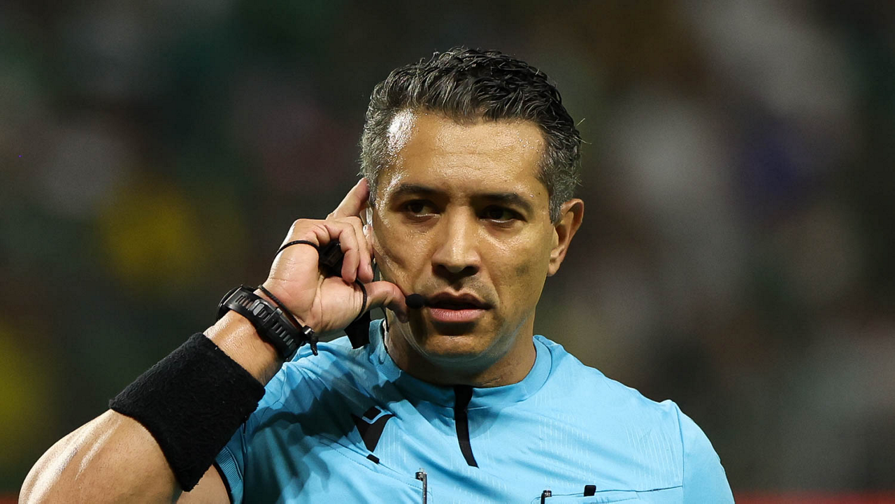 CBF Revela Áudio do VAR: Decisão Polêmica Sobre Pênalti Anulado em Palmeiras vs. Athletico-PR