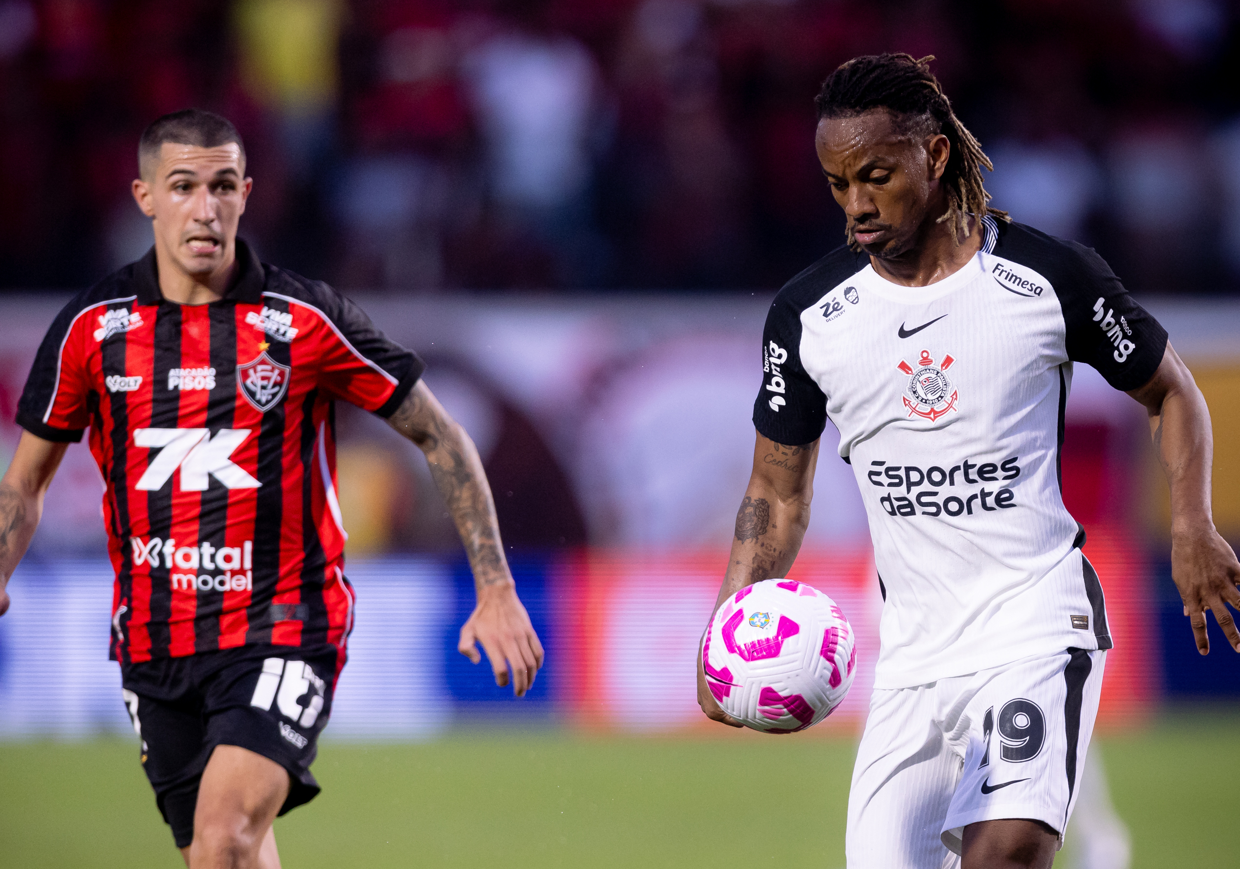 Brasileirão em Foco: Onde Assistir ao Confronto Entre Vitória e Corinthians