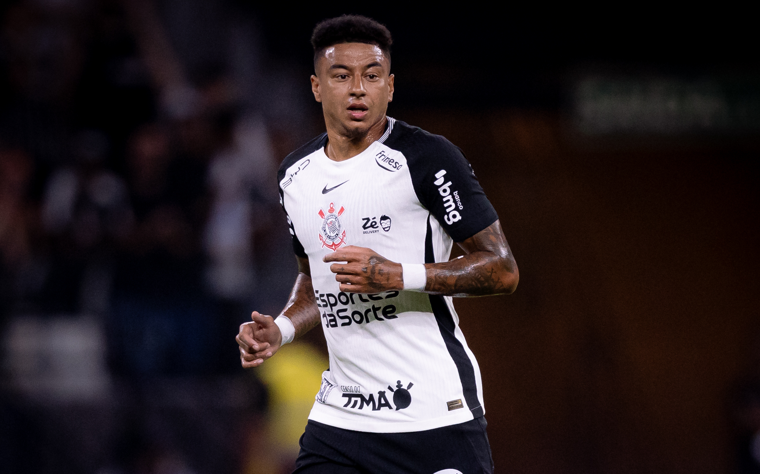 Corinthians e Platense estreiam na Libertadores em busca de redenção
