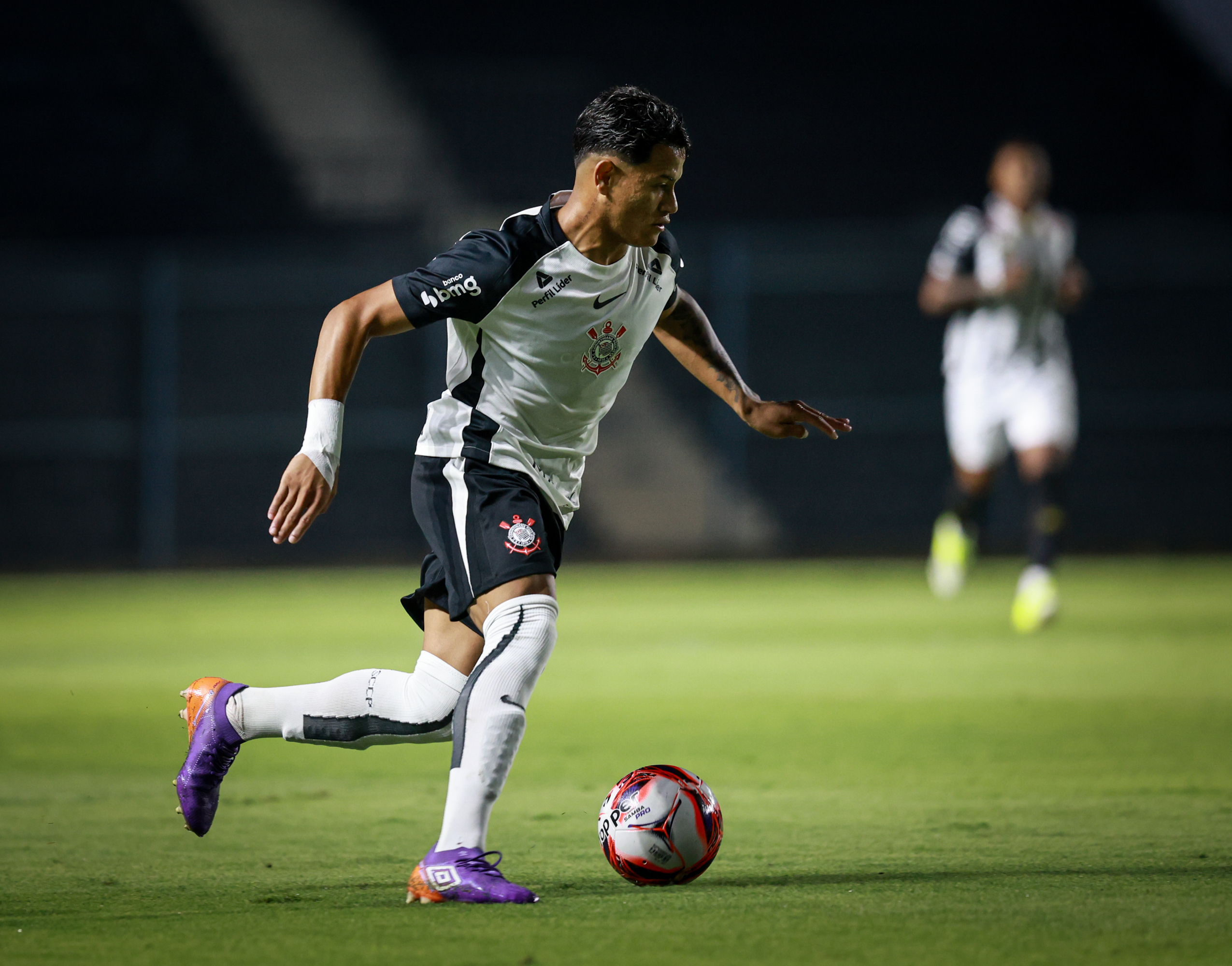 MAJESTOSO NA BASE: São Paulo e Corinthians duelam em Cotia de olho no G-8 do Brasileirão Sub-20