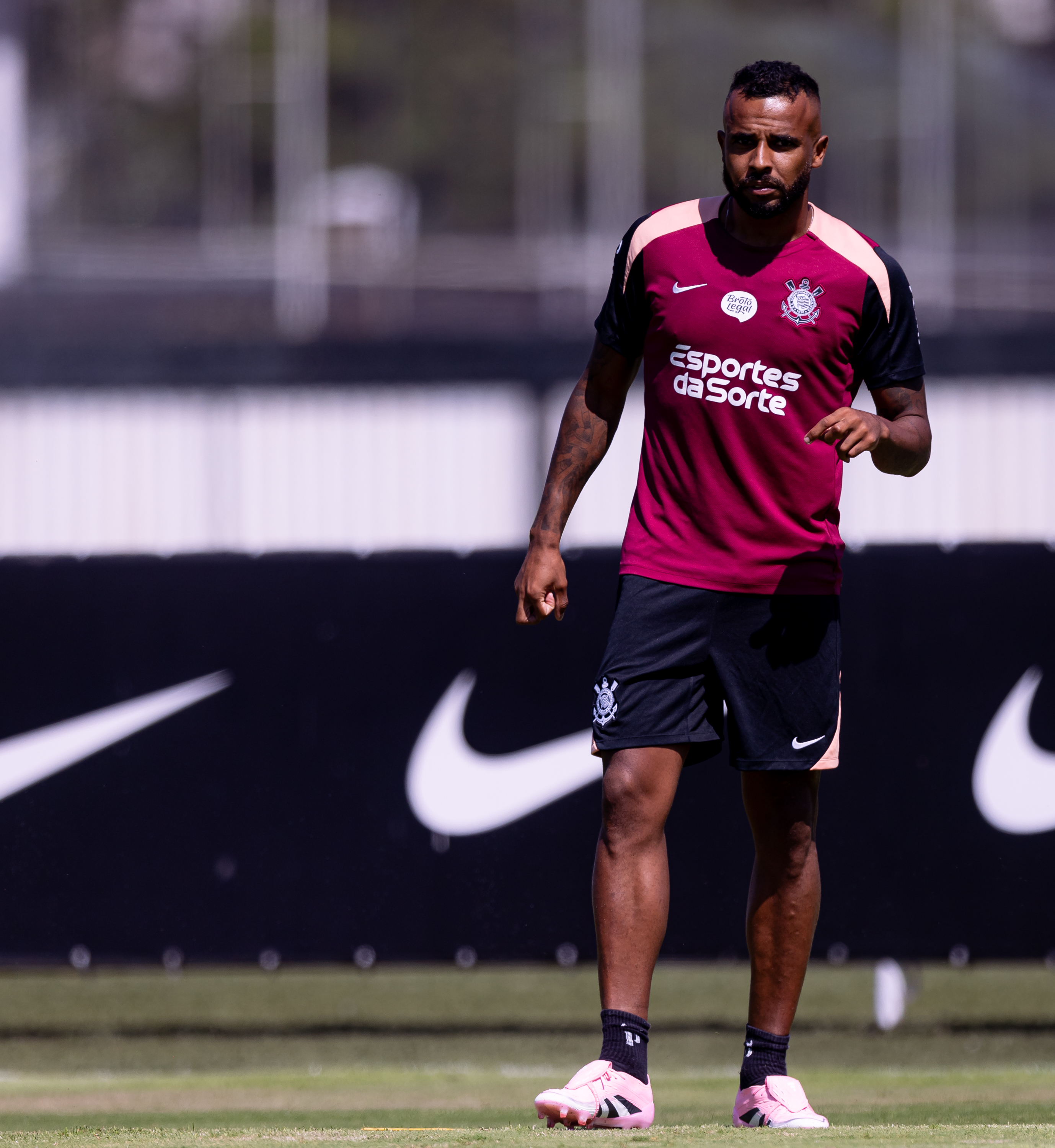 DE VOLTA AO TIME! Volante é reintegrado ao elenco e pode estrear na Copa do Brasil