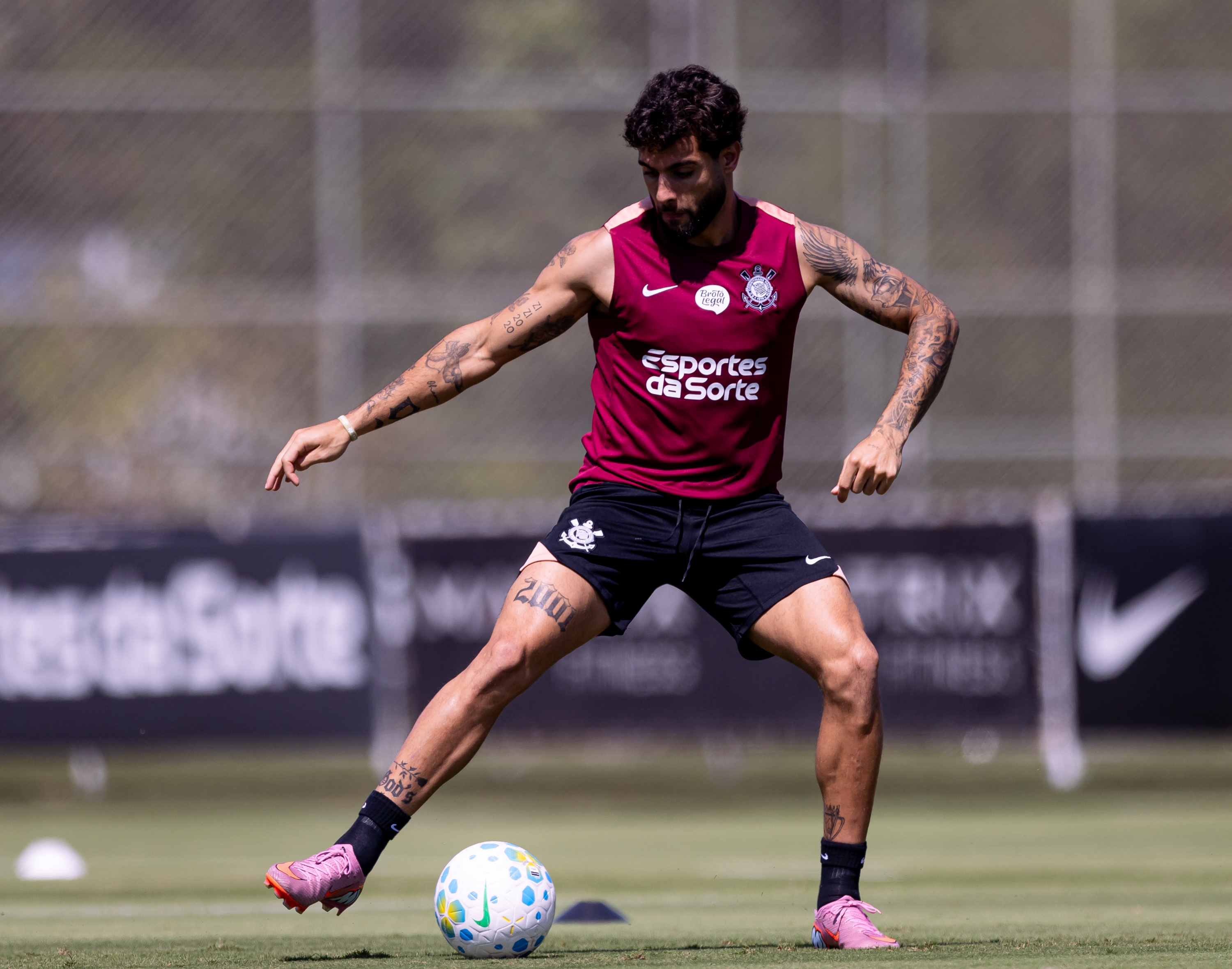 Corinthians Finaliza Preparação com Treino Tático Antes do Confronto Contra o Vitória