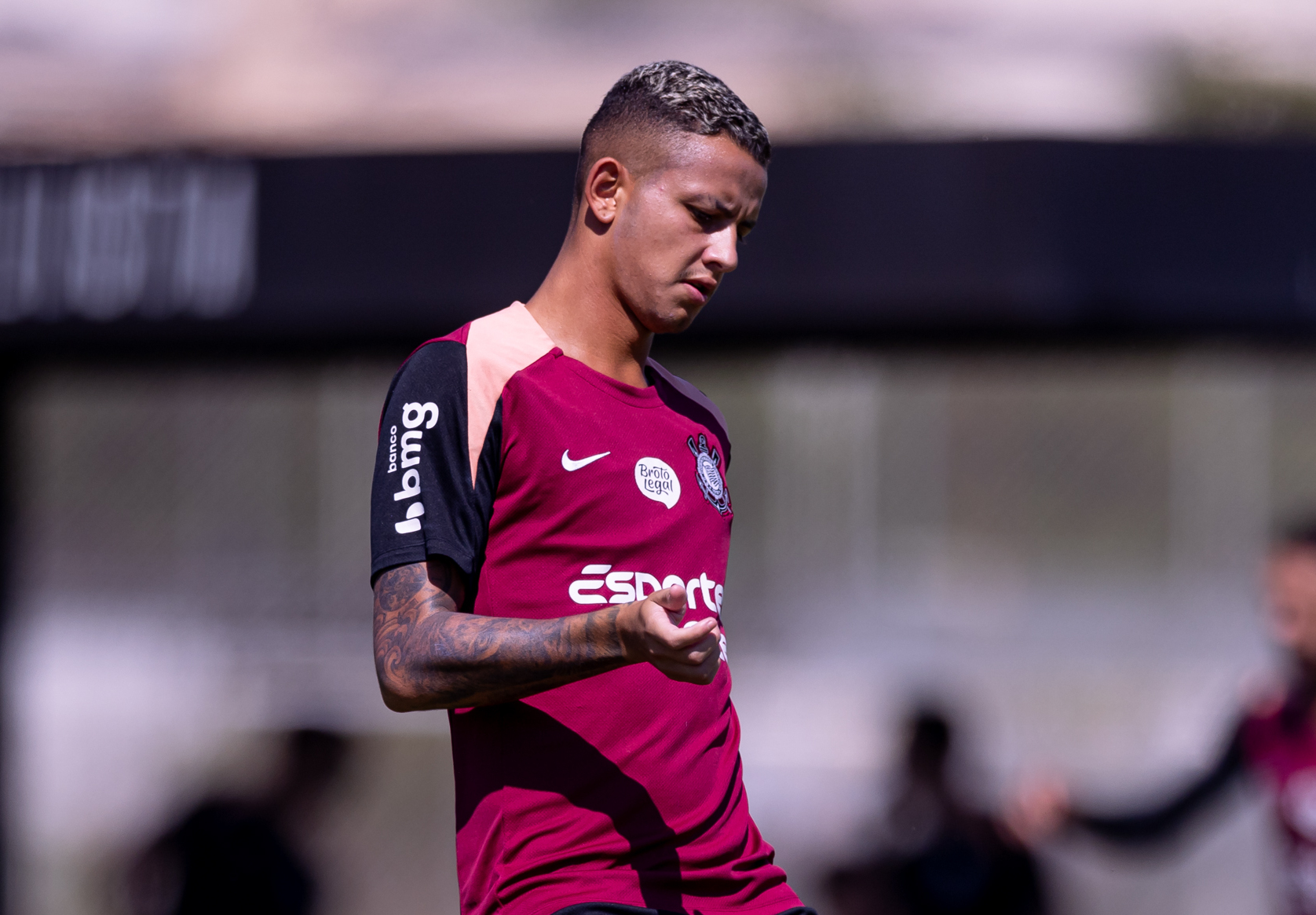 Lesão Ligamentar Preocupa: Kayke pode Desfalcar o Corinthians na Temporada