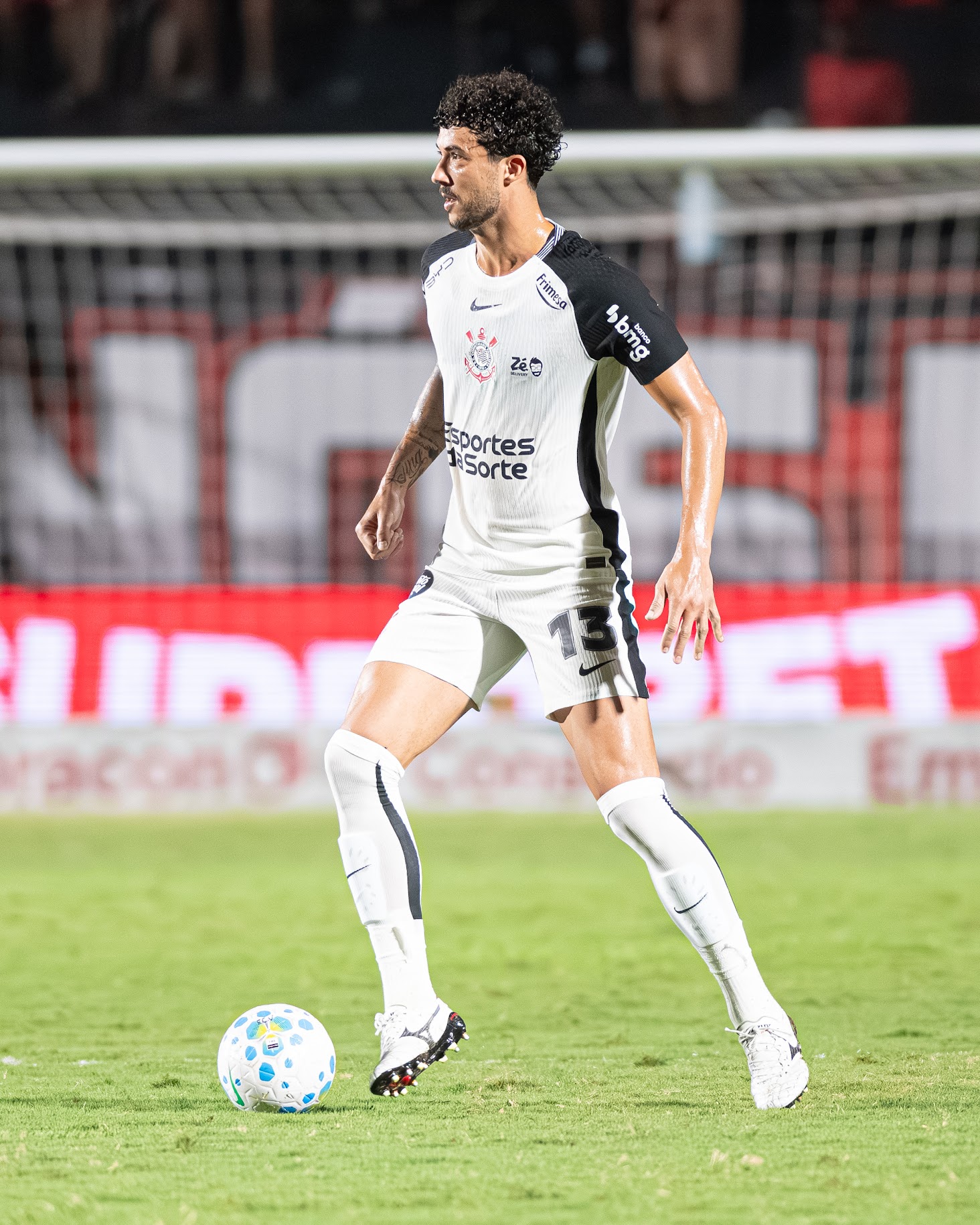 Corinthians Brilha na Defesa e Garantia Vitória em Desafio Duro Contra o Barra-SC