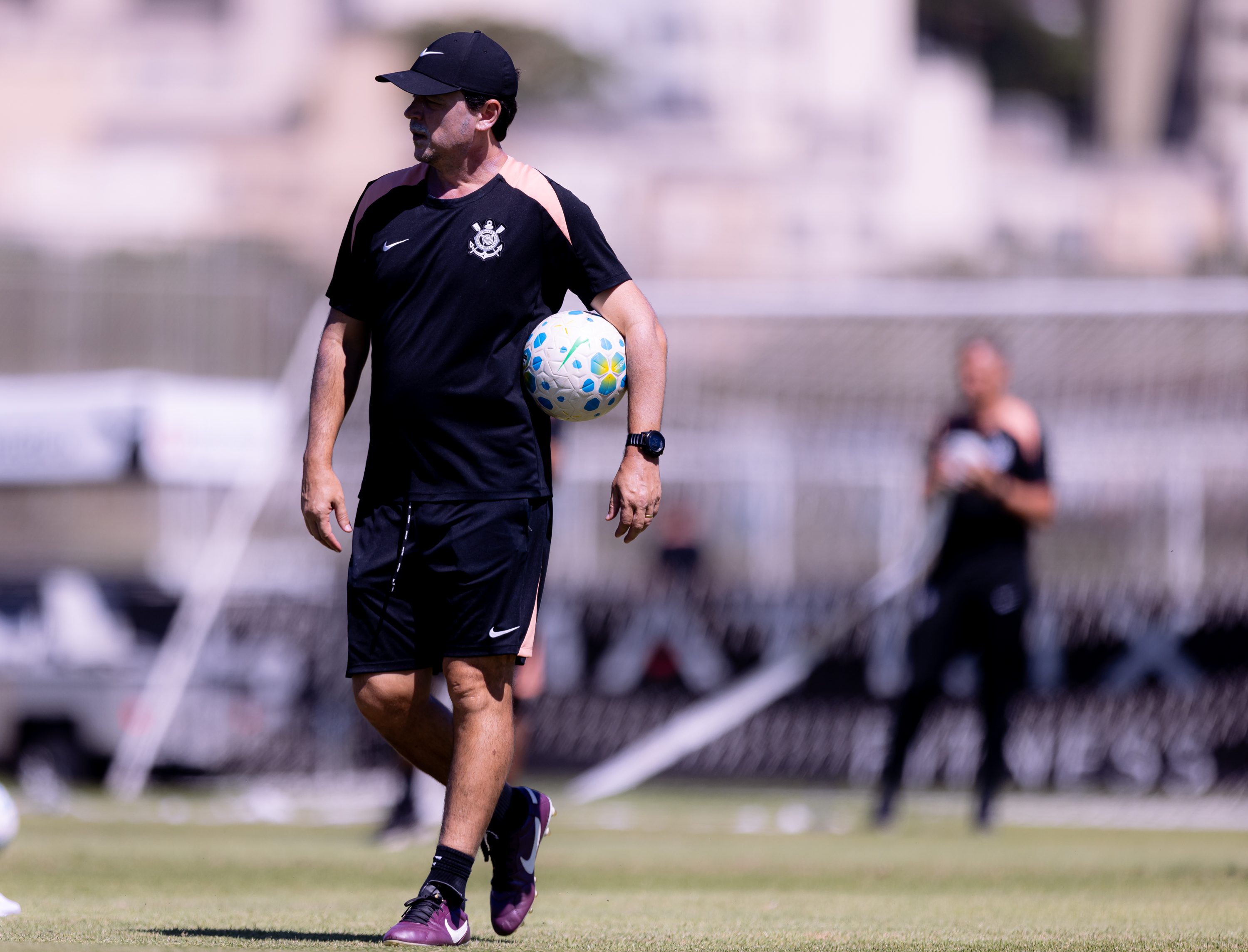Corinthians finaliza preparação e pode apresentar novidades na escalação para a estreia da Copa do Brasil