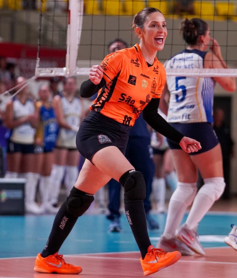 Brait se despede do vôlei ovacionada, e Osasco presta homenagem: "Esporte te eternizou"