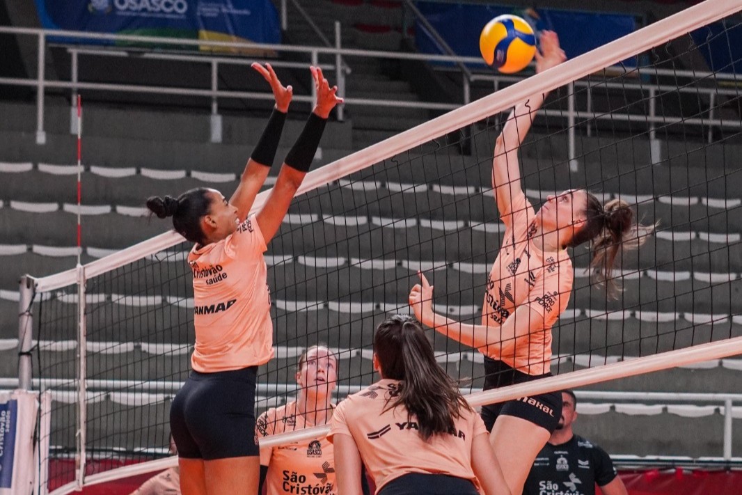 Osasco e Minas abrem disputa por ida à final da Superliga nesta segunda