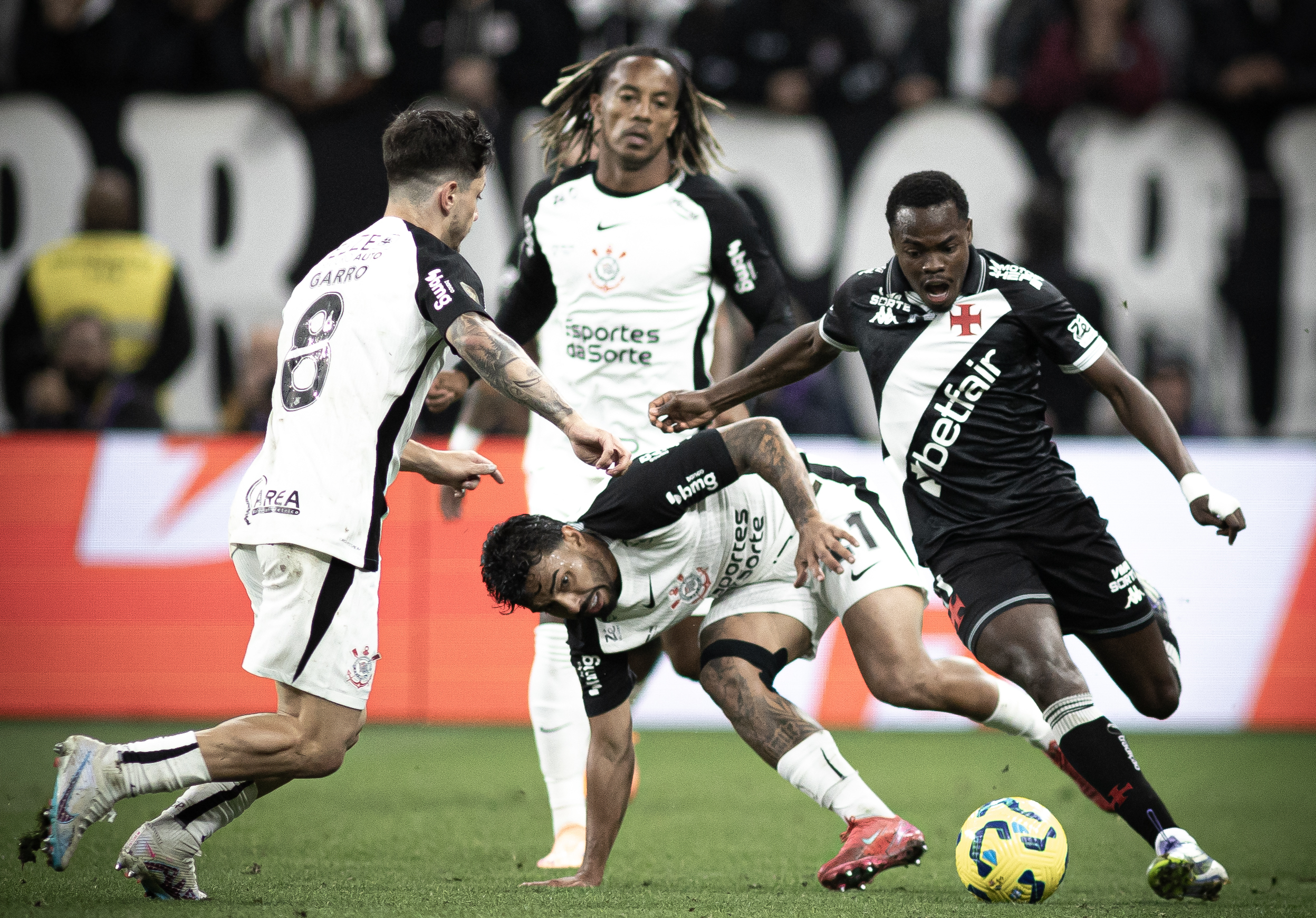 Corinthians e Vasco se Enfrentam em Mais um Capítulo do Brasileirão: Confira Onde Assistir ao Jogo