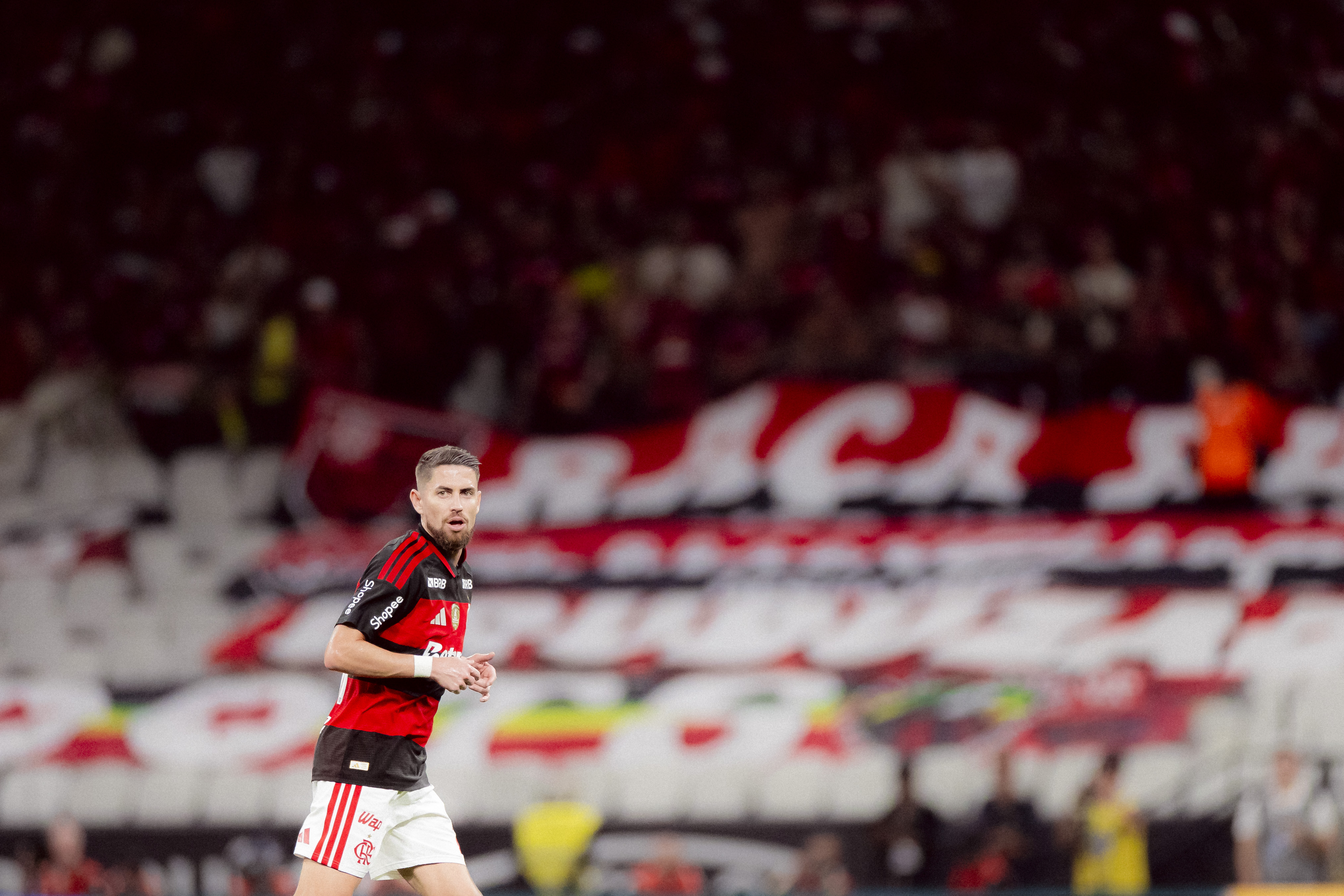 Almería Rebate Proposta Altíssima do Flamengo por Lázaro com Ironia