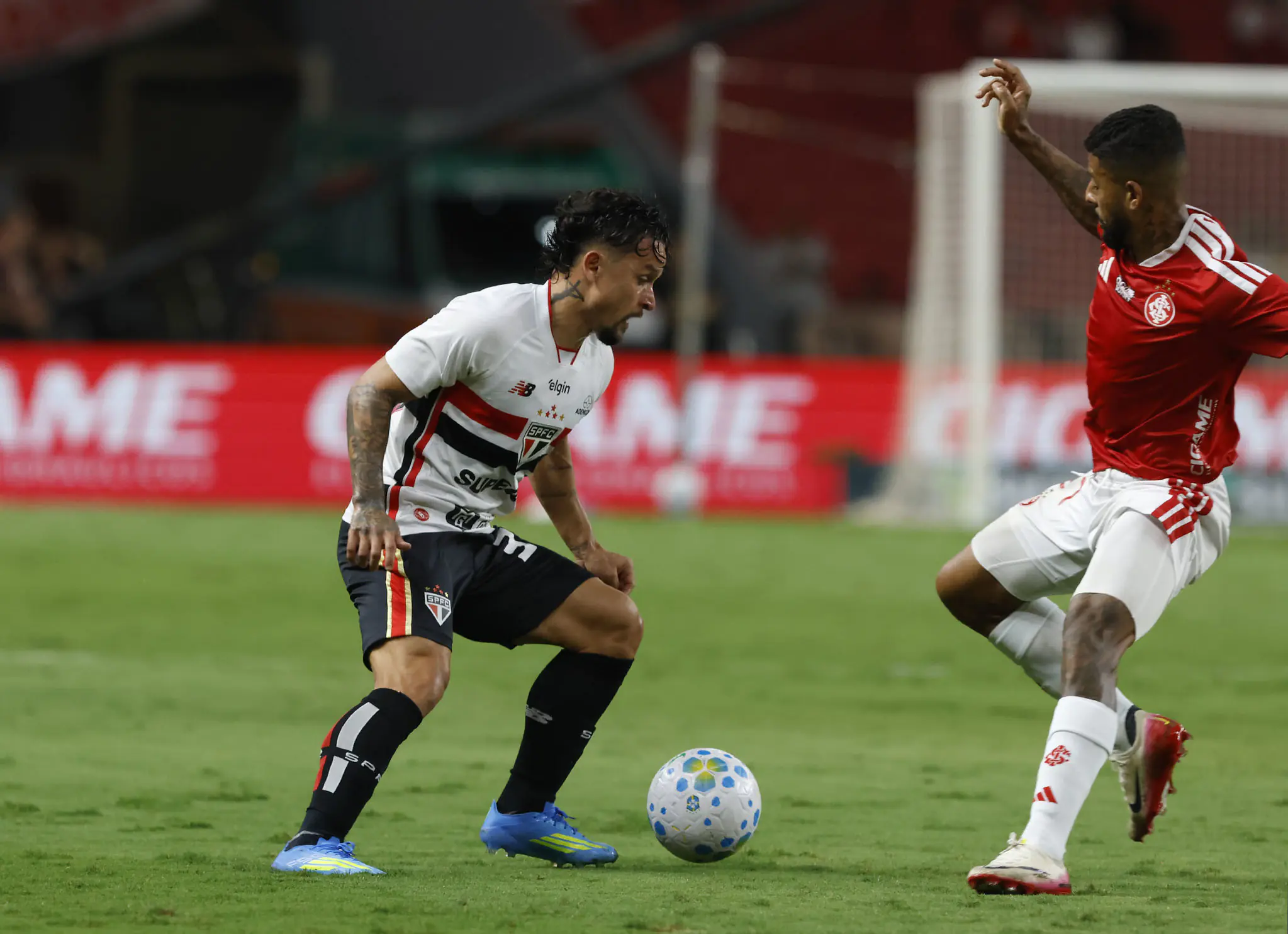 São Paulo x Internacional pelo Brasileirão: onde assistir ao vivo, estatísticas, histórico e escalações
