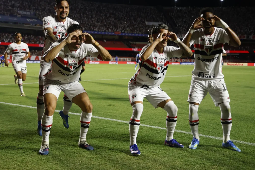 Com Hat-Trick de Ferreirinha o São Paulo passa por cima do Cruzeiro e volta a vencer!
