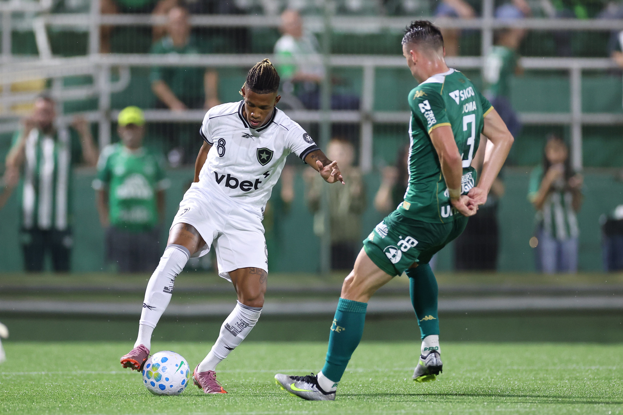 Botafogo x Chapecoense pela Copa do Brasil: veja prováveis escalações, arbitragem e onde assistir
