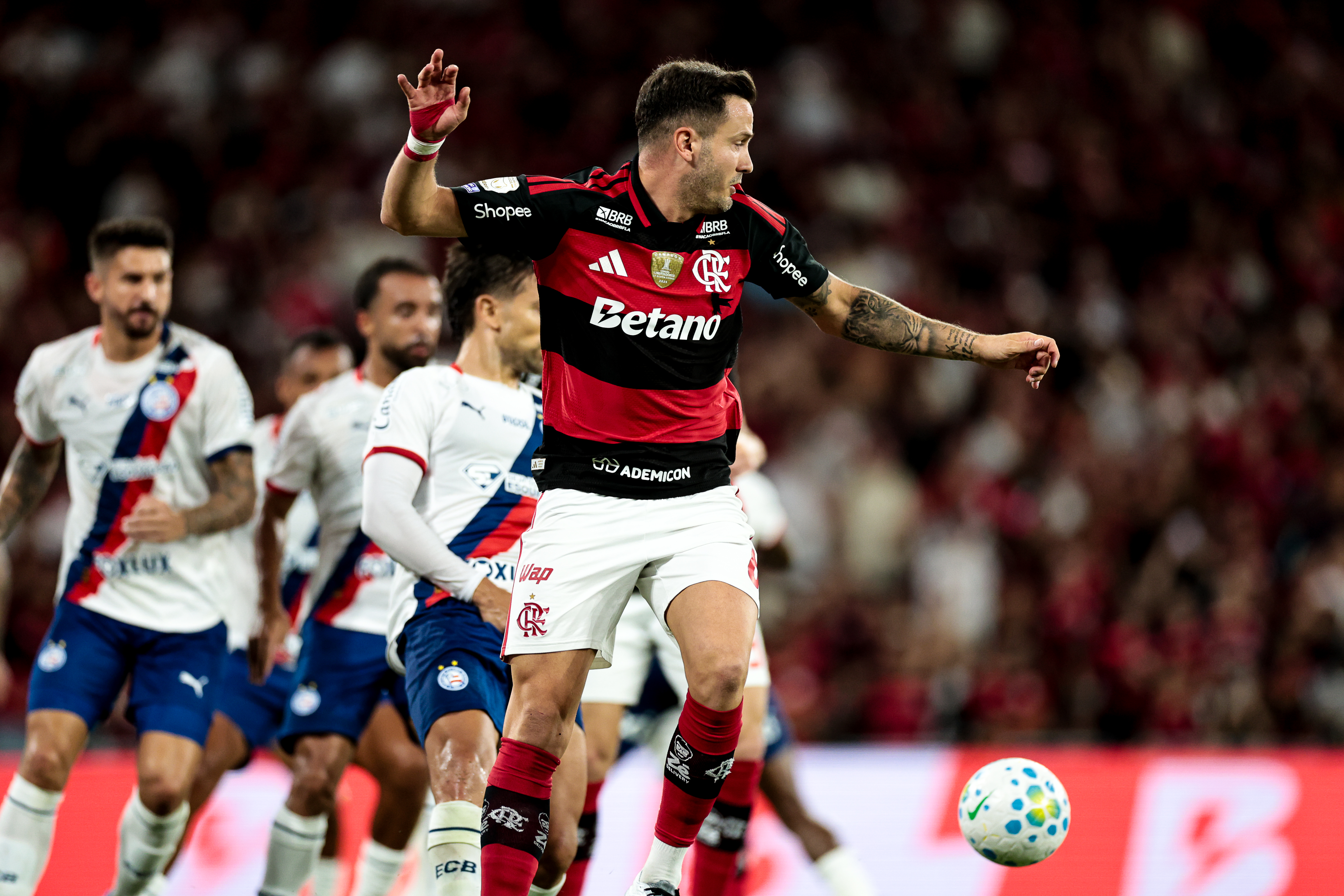 Saúl Brilha em Retorno e Contribui com Assistência na Vitória do Flamengo sobre o Bahia