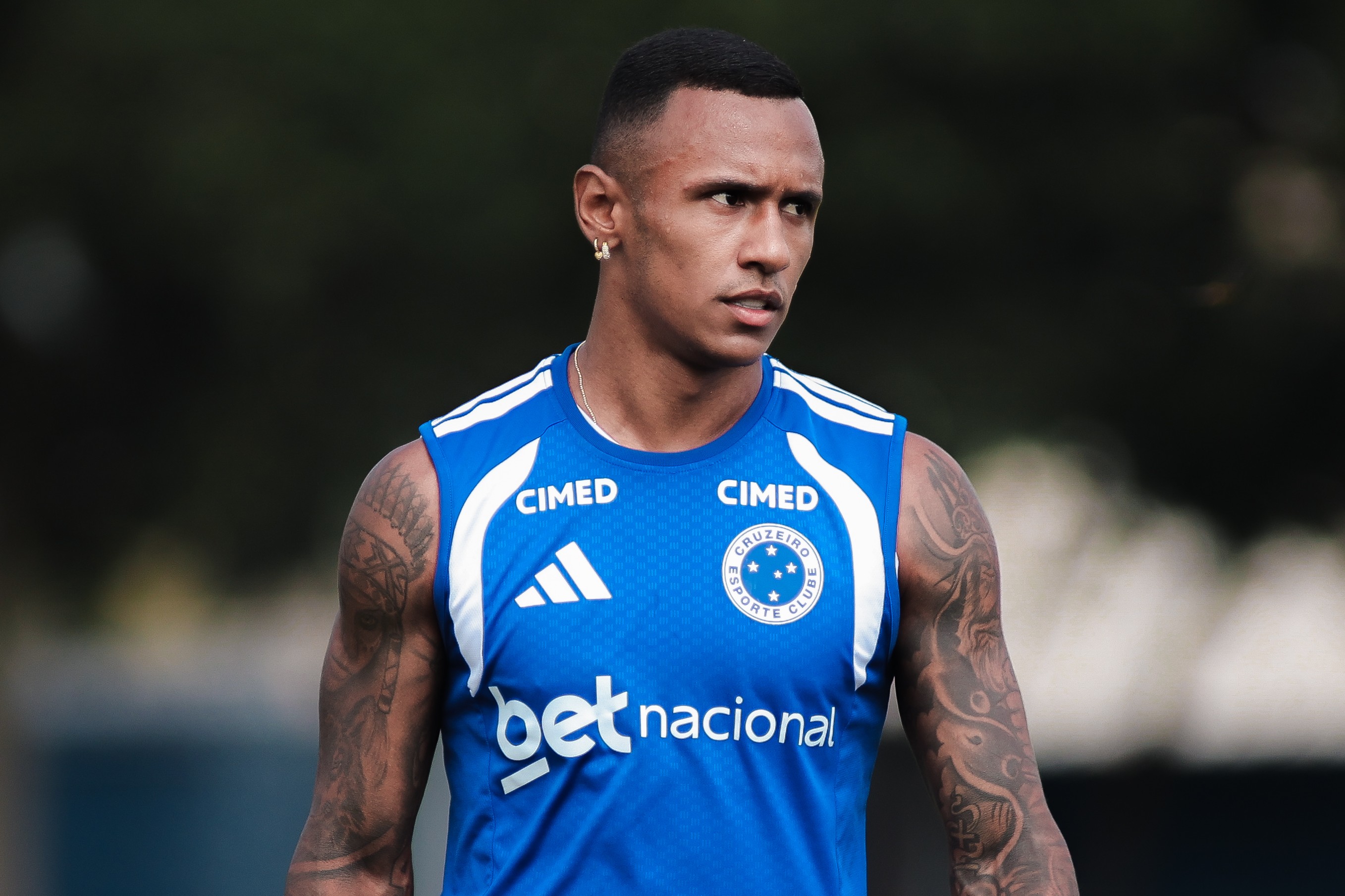 Marquinhos retoma treinos no Cruzeiro após intensa recuperação de lesão