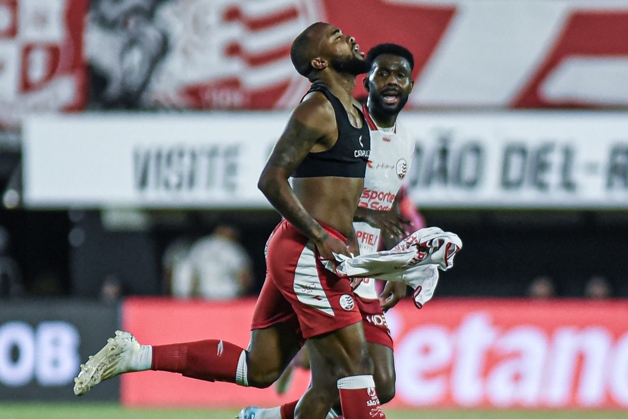 Náutico vence Athletic, se afasta do Z4 e vai a oitavo na Série B