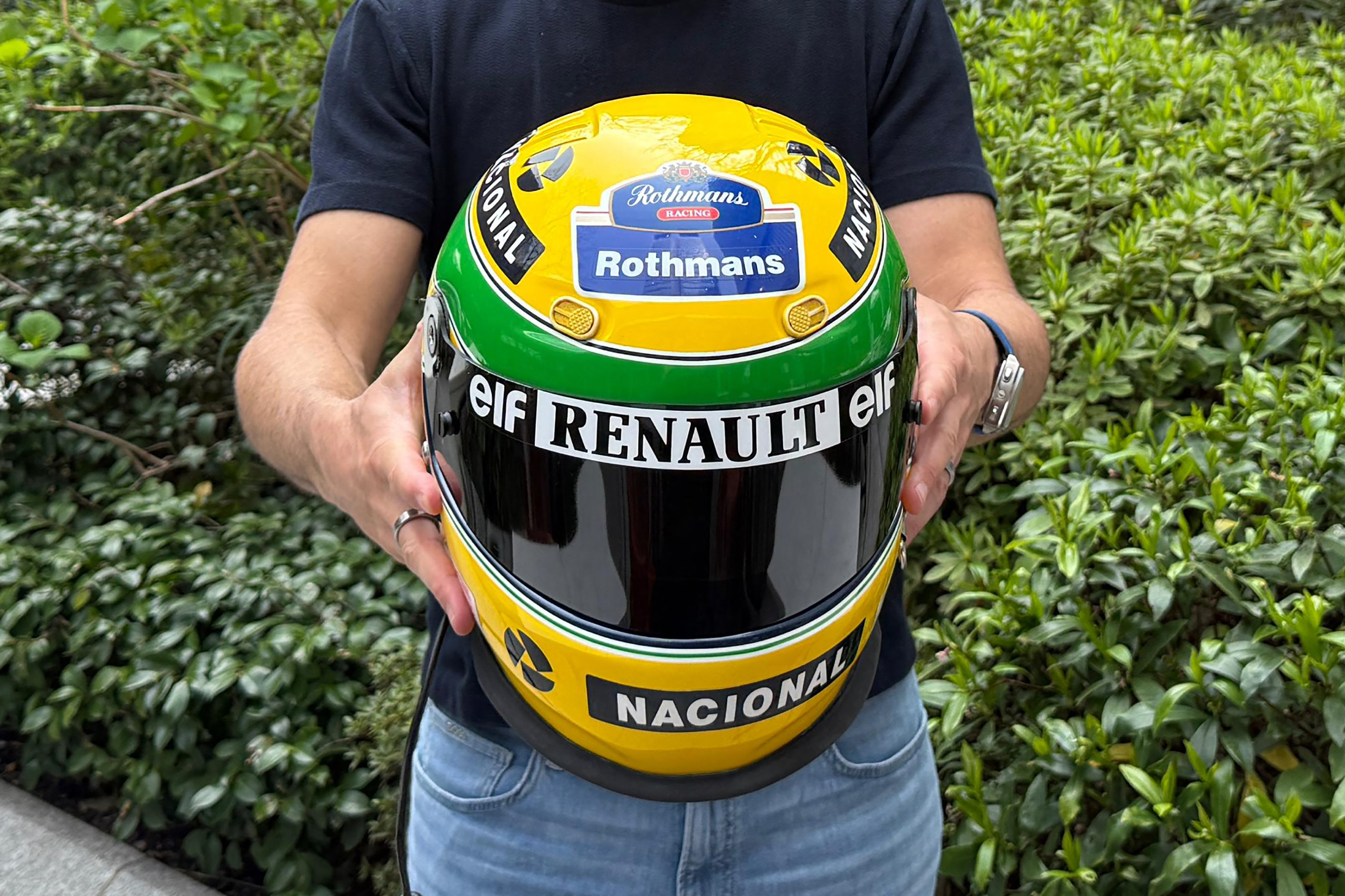 Capacete de Senna de "um milhão de dólares" é comprado no GP do Japão
