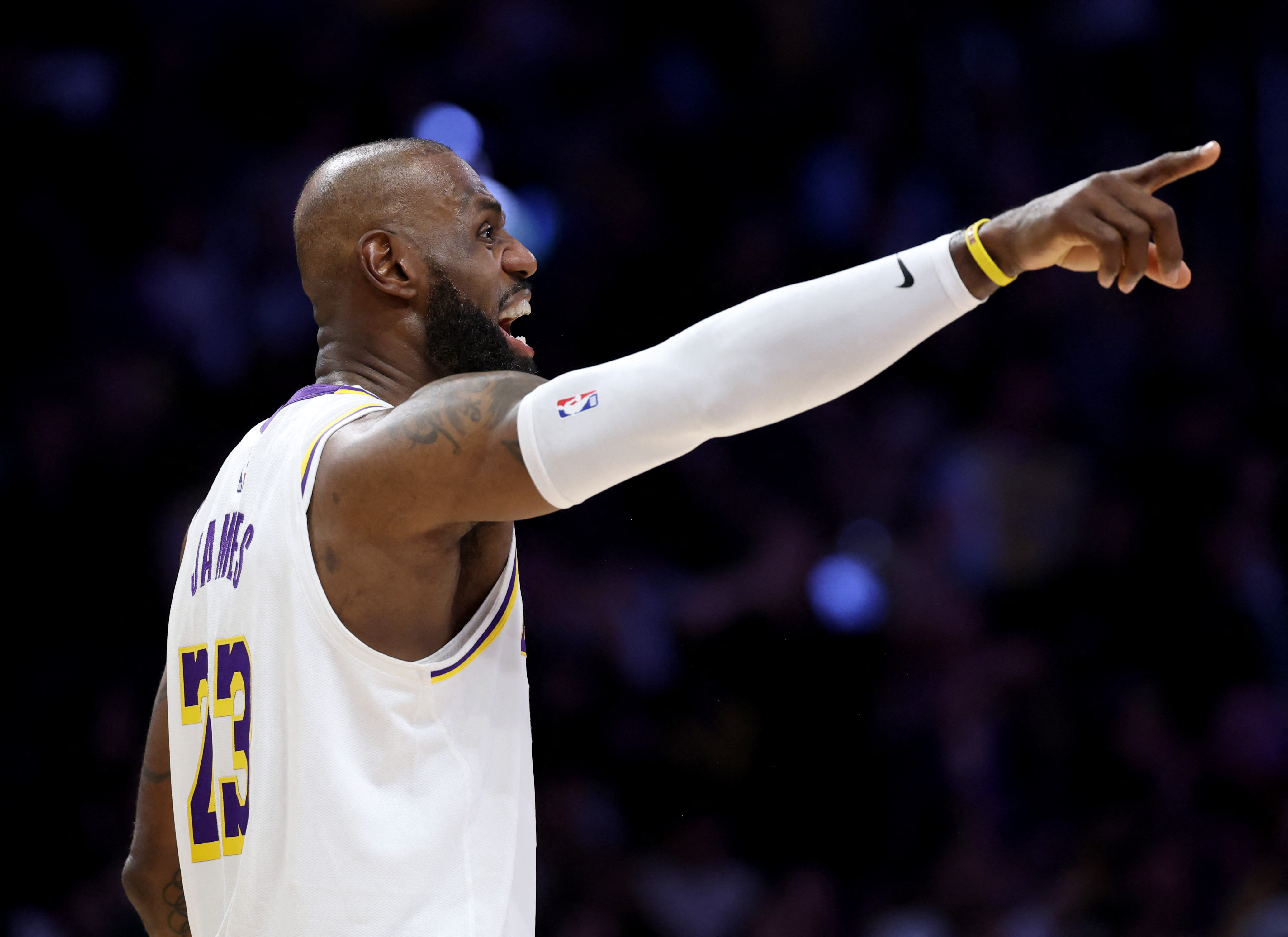 Aos 41 anos, LeBron James é eleito Jogador da Semana na NBA