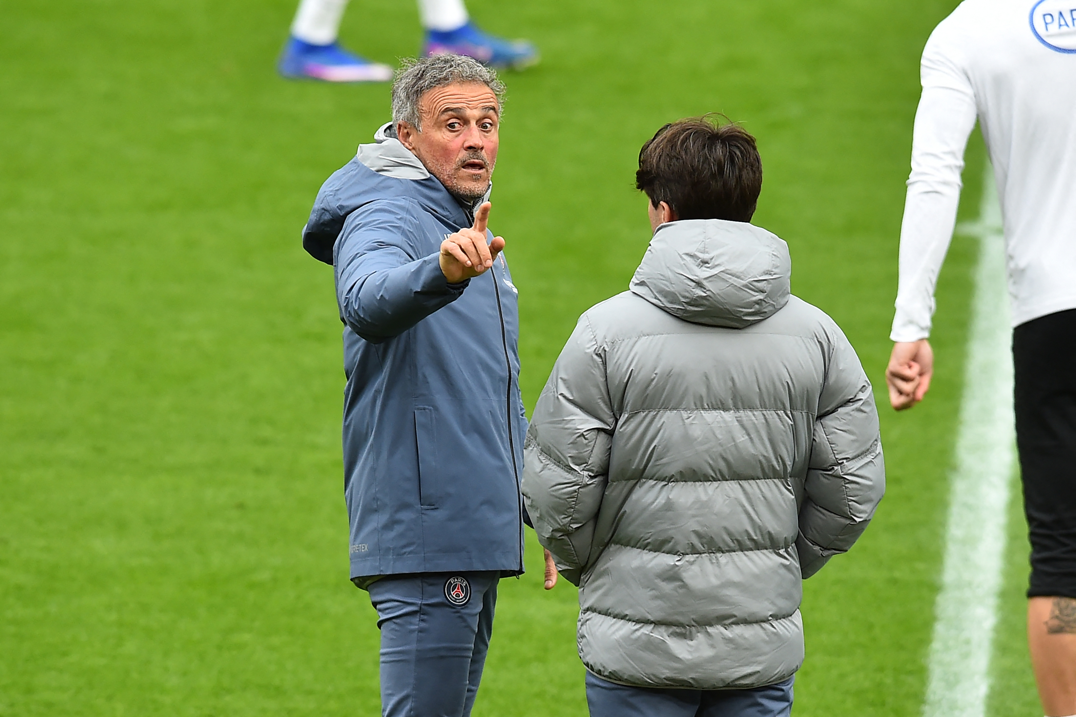 Luis Enrique alerta sobre visita do PSG ao Liverpool: 