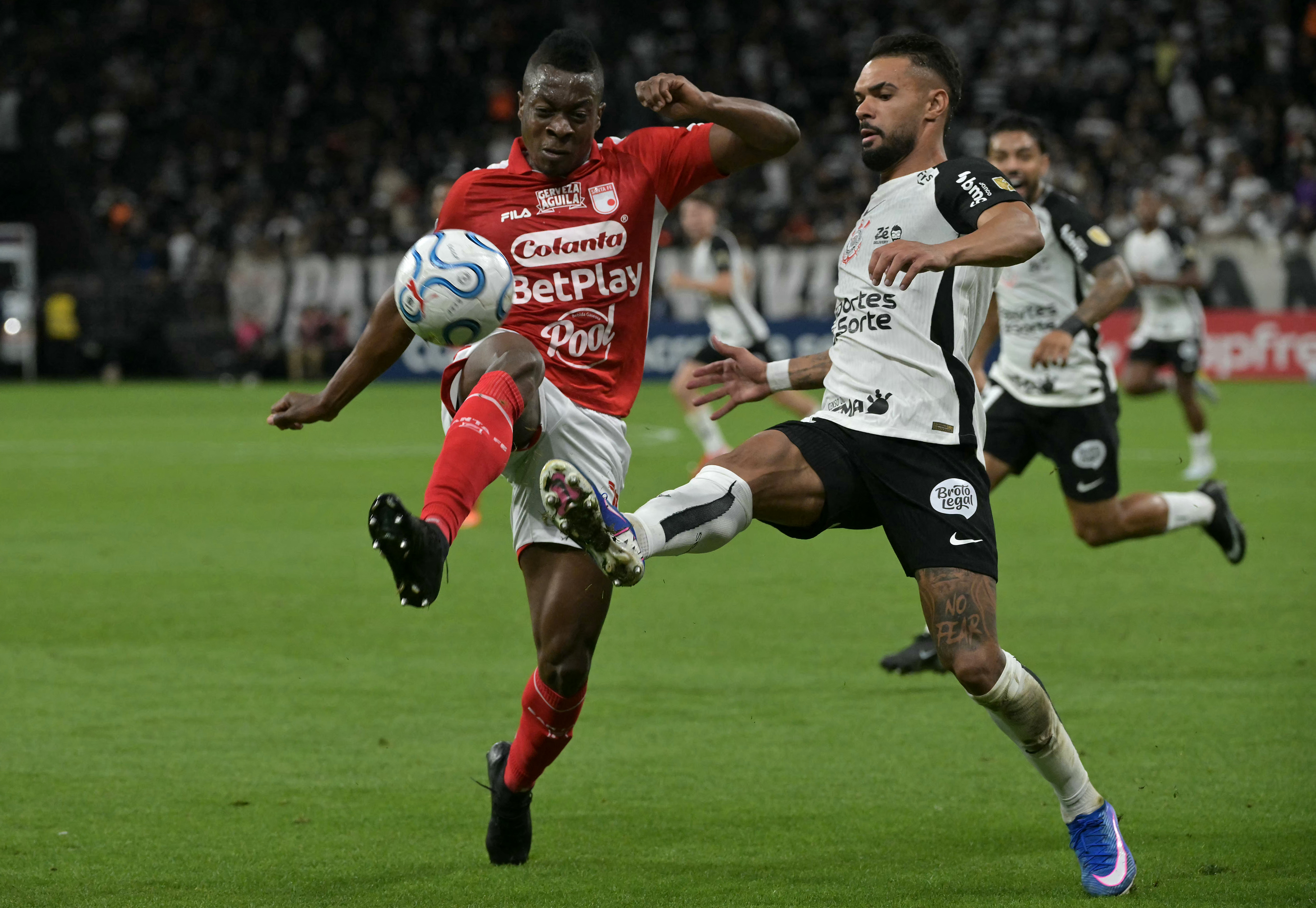 Corinthians desafia os 2.640 metros de Bogotá e projeta 