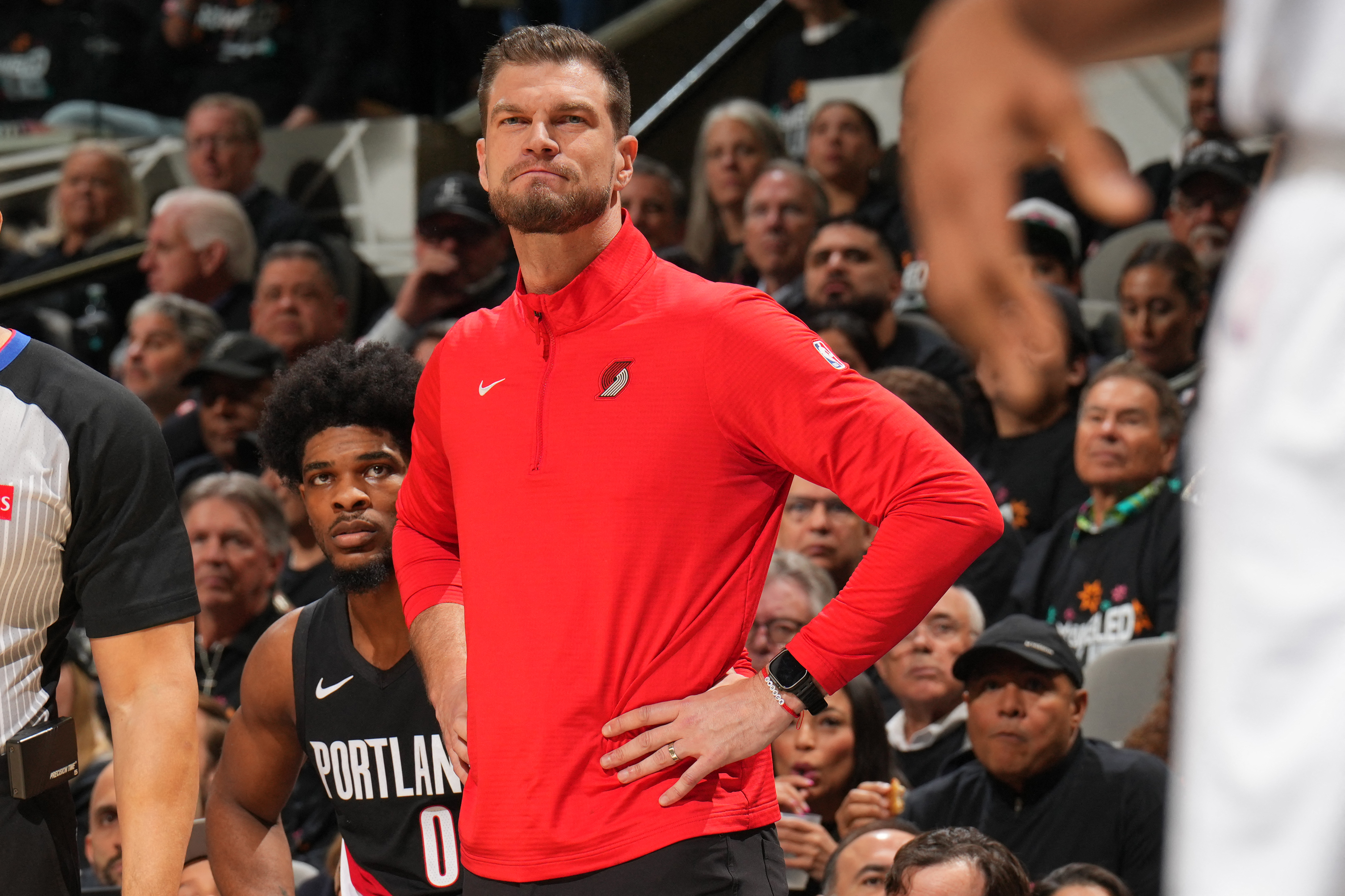 Blazers vence Spurs, e treinador brasileiro conquista marca histórica na NBA
