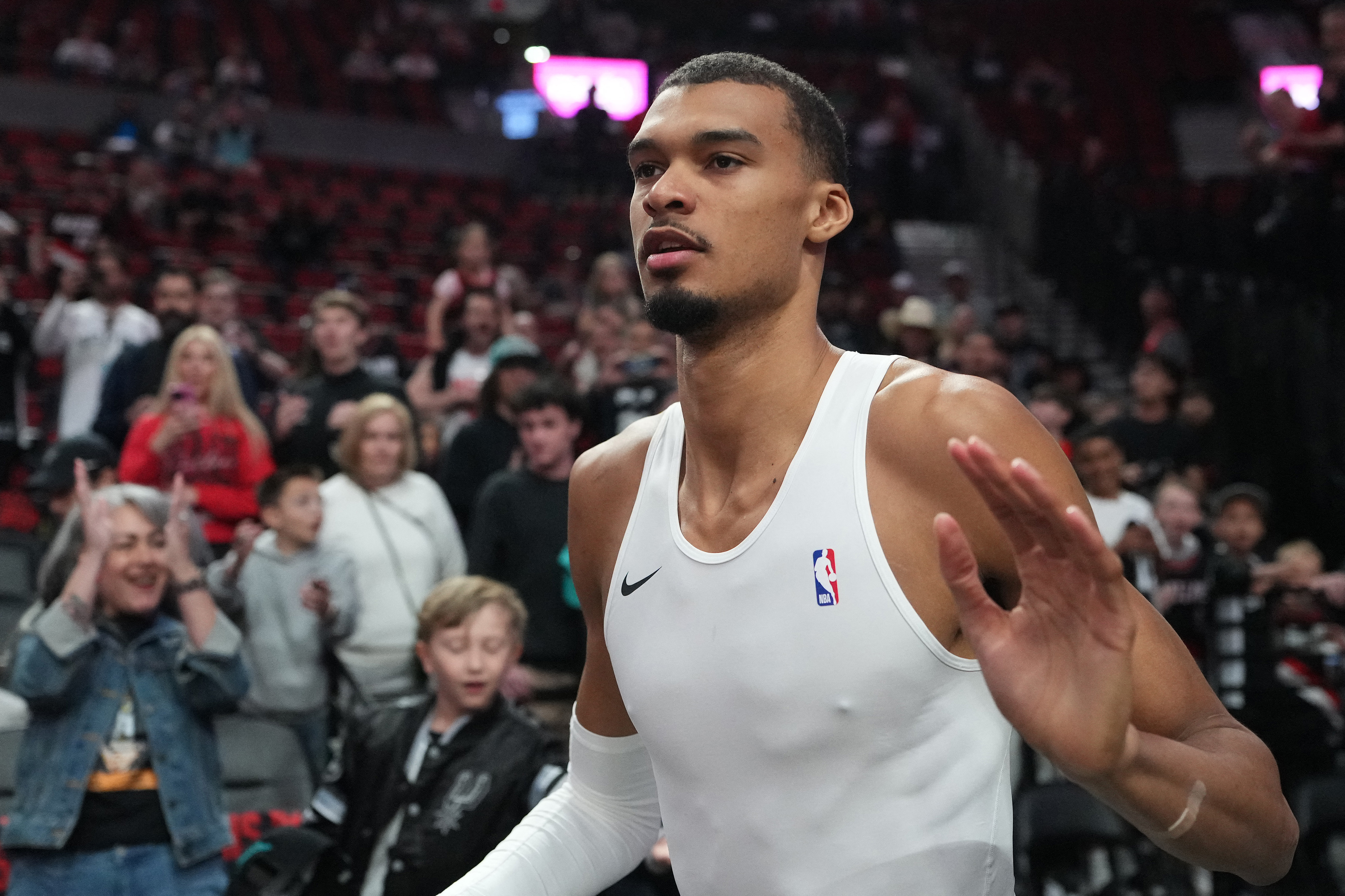 Wembanyama é liberado para jogar pelos Spurs após concussão