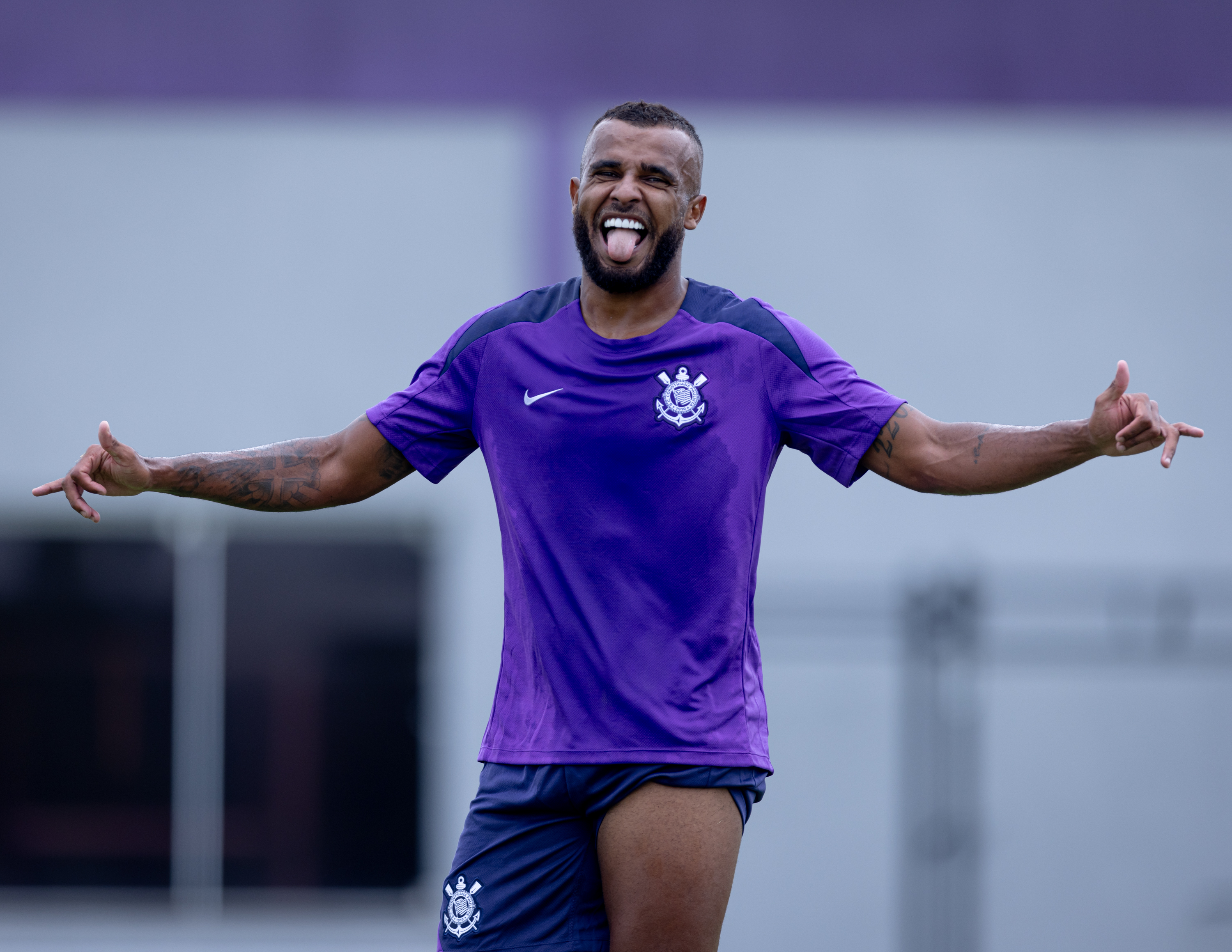 Diniz pode revitalizar a carreira de volante em crise no Corinthians