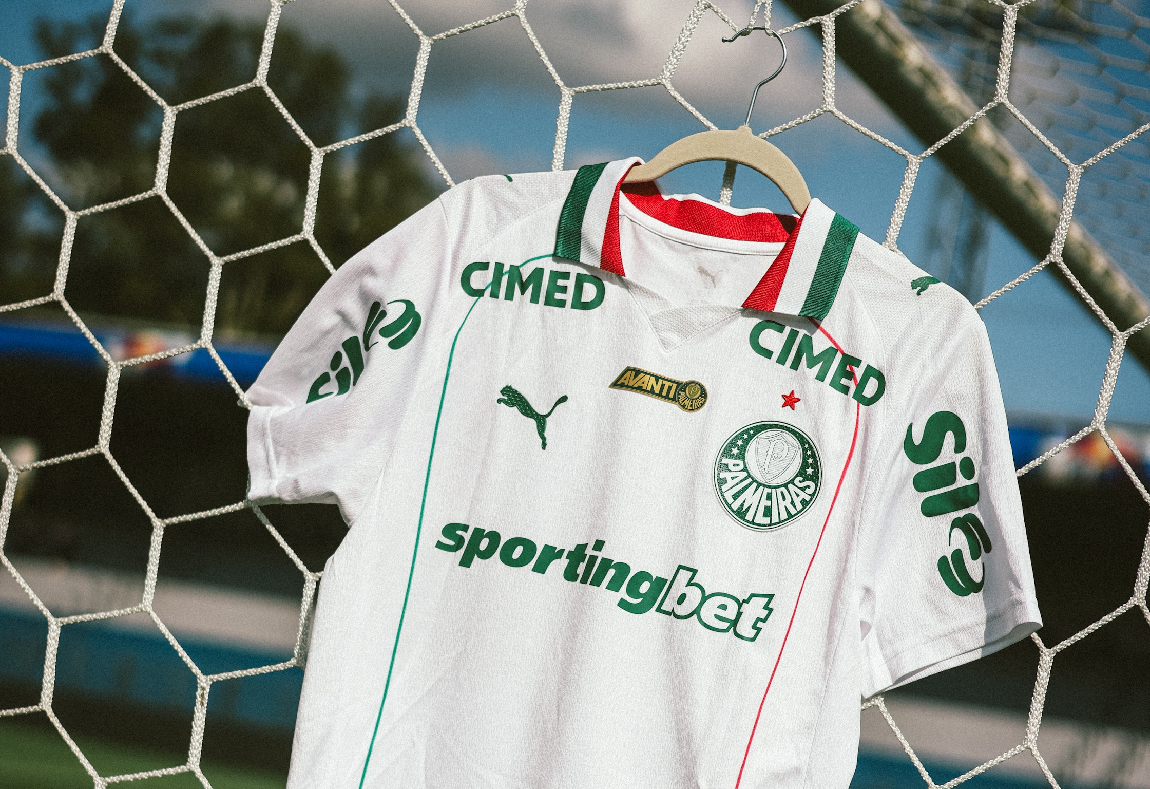 Palmeiras Define Escalação para Desafio Contra o Bragantino; Time Enfrenta Ajeite com Desfalques