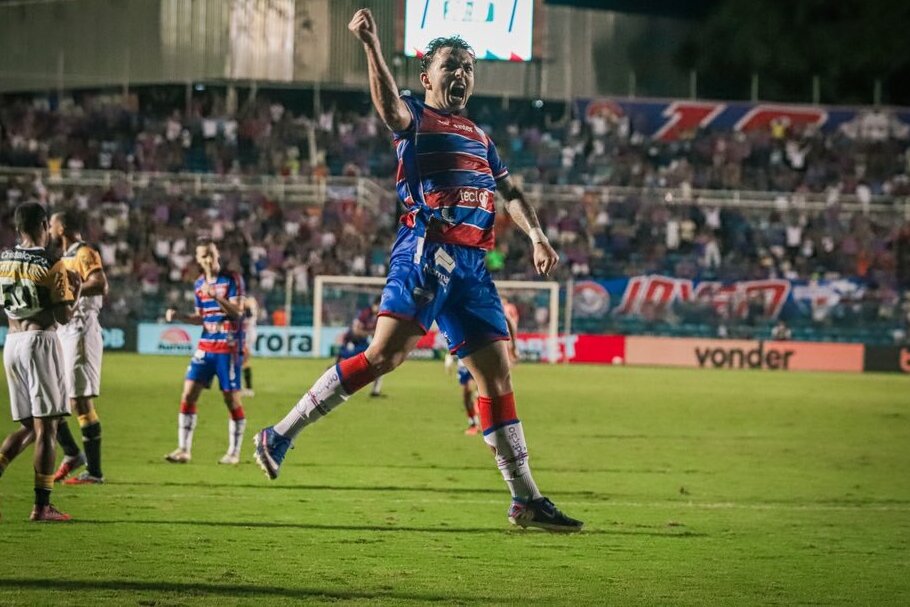 Com dois gols contra, Fortaleza bate o Criciúma e é vice-líder da Série B