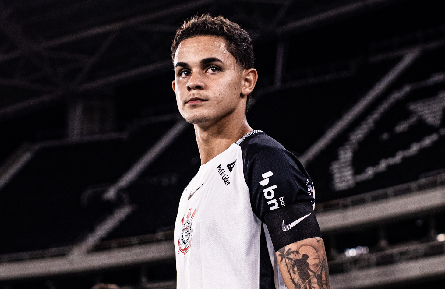 Luiz Bahia brilha no sub-20 do Corinthians e espera oportunidade sob o comando de Diniz