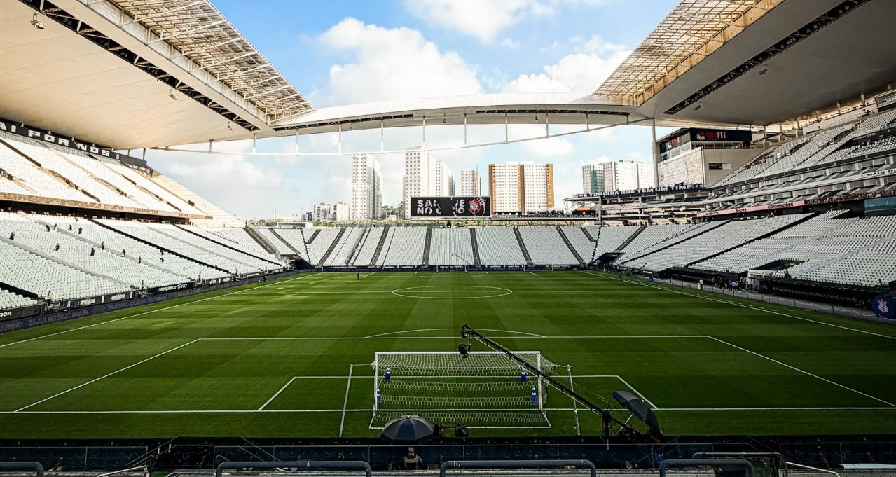 Corinthians Surpreende com Seis Mudanças e Confirma Lingard como Titular Contra o Internacional