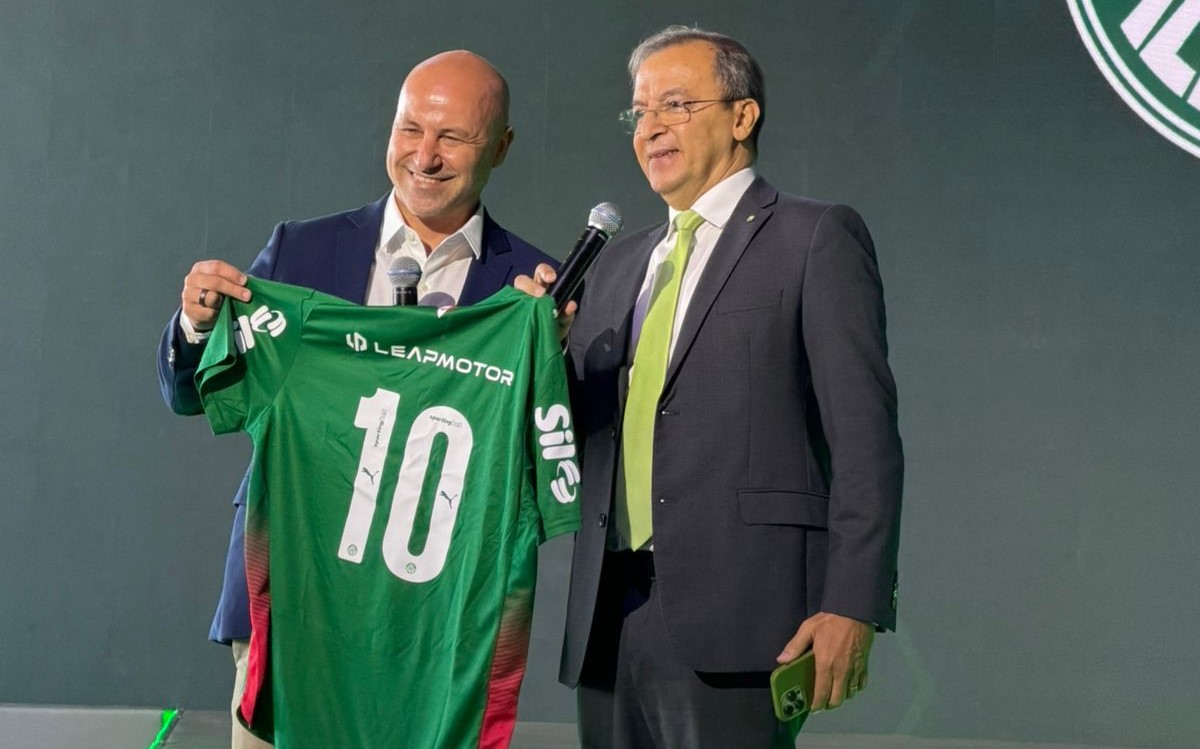 Palmeiras aproxima-se de novos acordos e alcança receita recorde