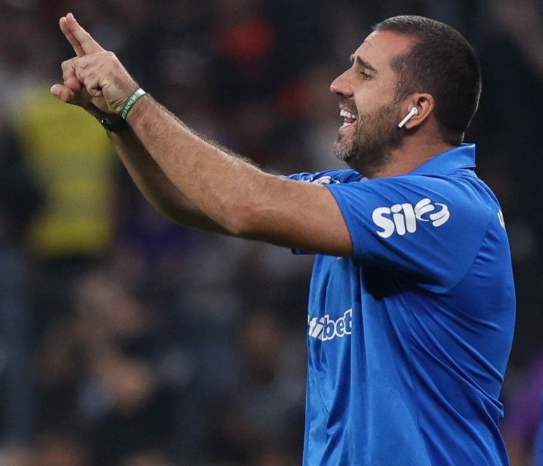 Comissão Técnica do Palmeiras Mantém Silêncio Após Derrota para o Athletico-PR