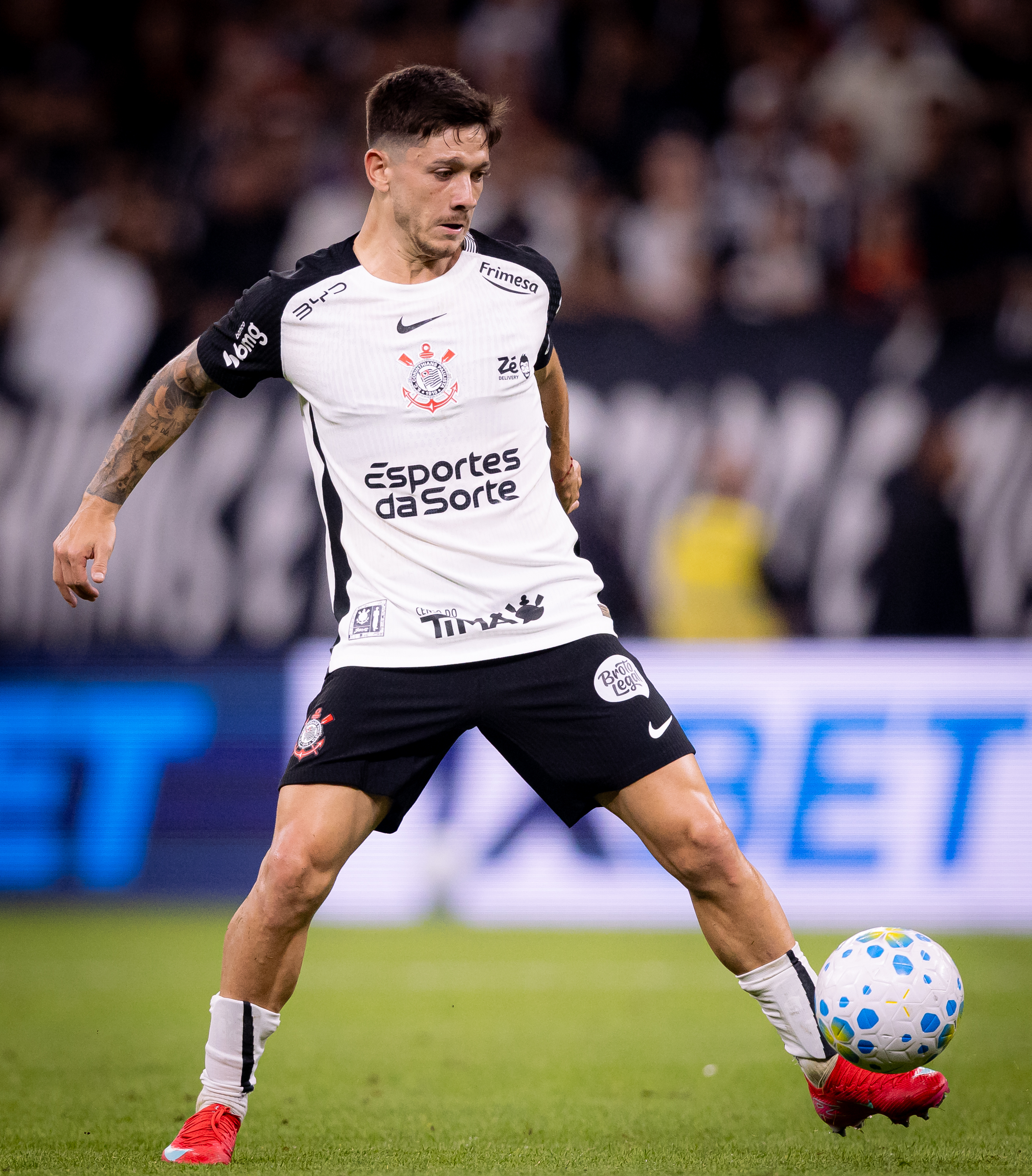 Fernando Diniz se prepara para estrear no Corinthians com mudanças na escalação! Confira a provável escalação!