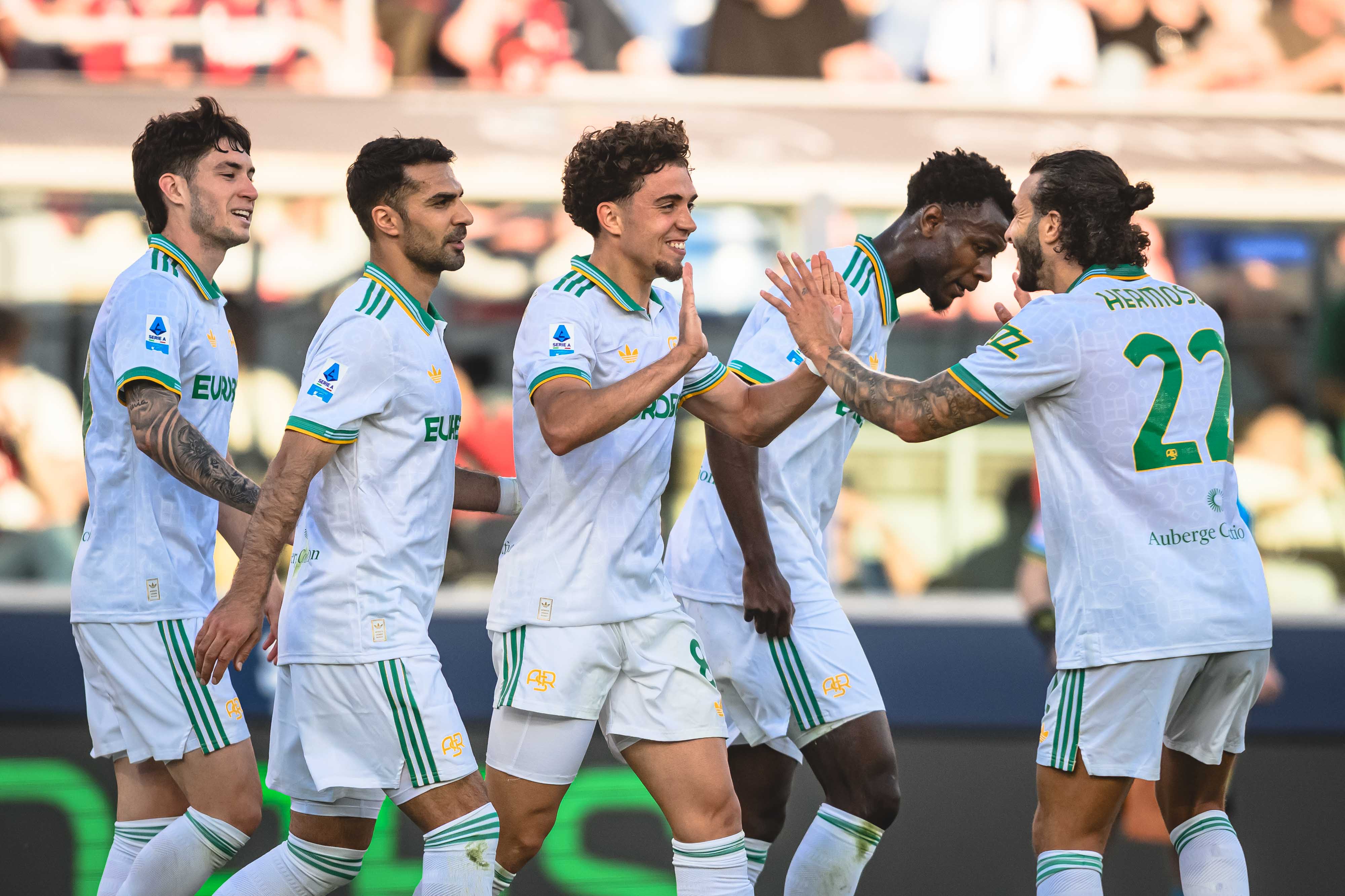 Wesley dá assistência, e Roma vence o Bologna pelo Italiano - Gazeta ...